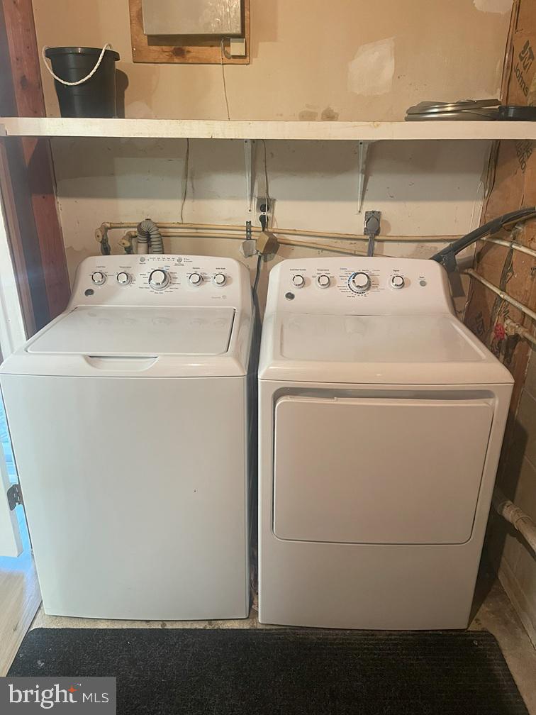 PENN SQUARE - Residential Lease