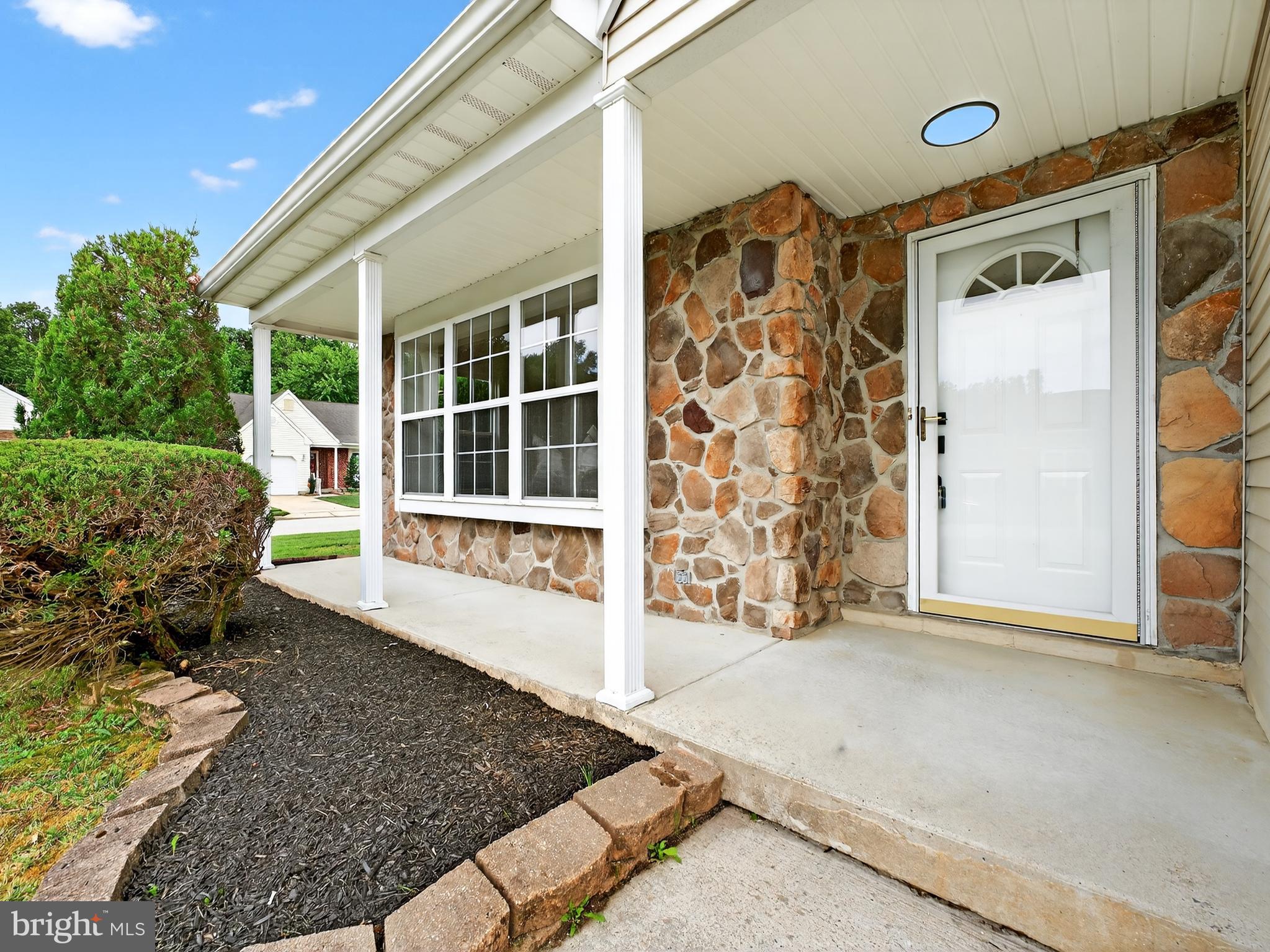 402 PARADISE ROAD