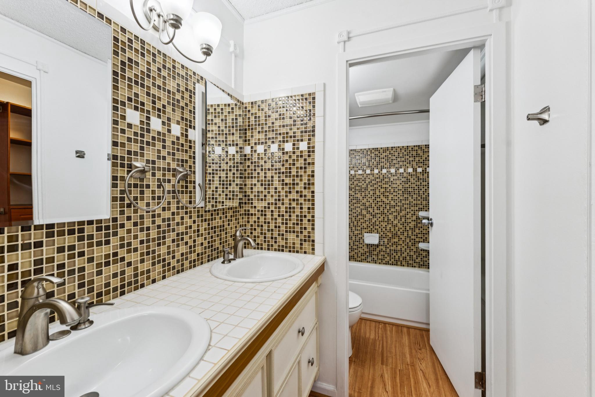 CARLYLE HOUSE - Residential Lease