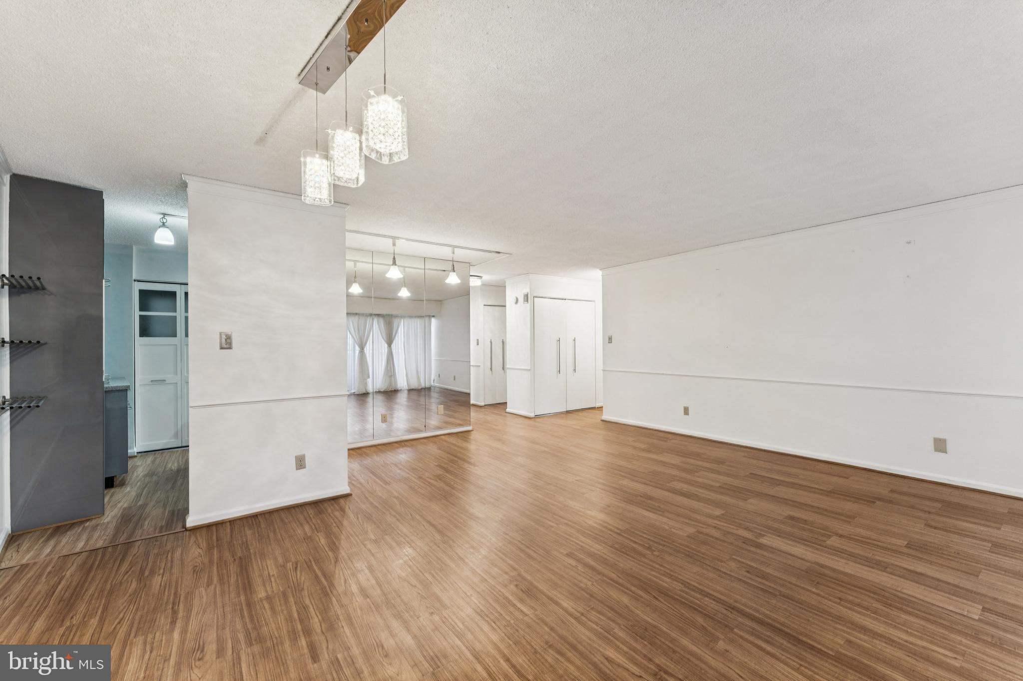 CARLYLE HOUSE - Residential Lease