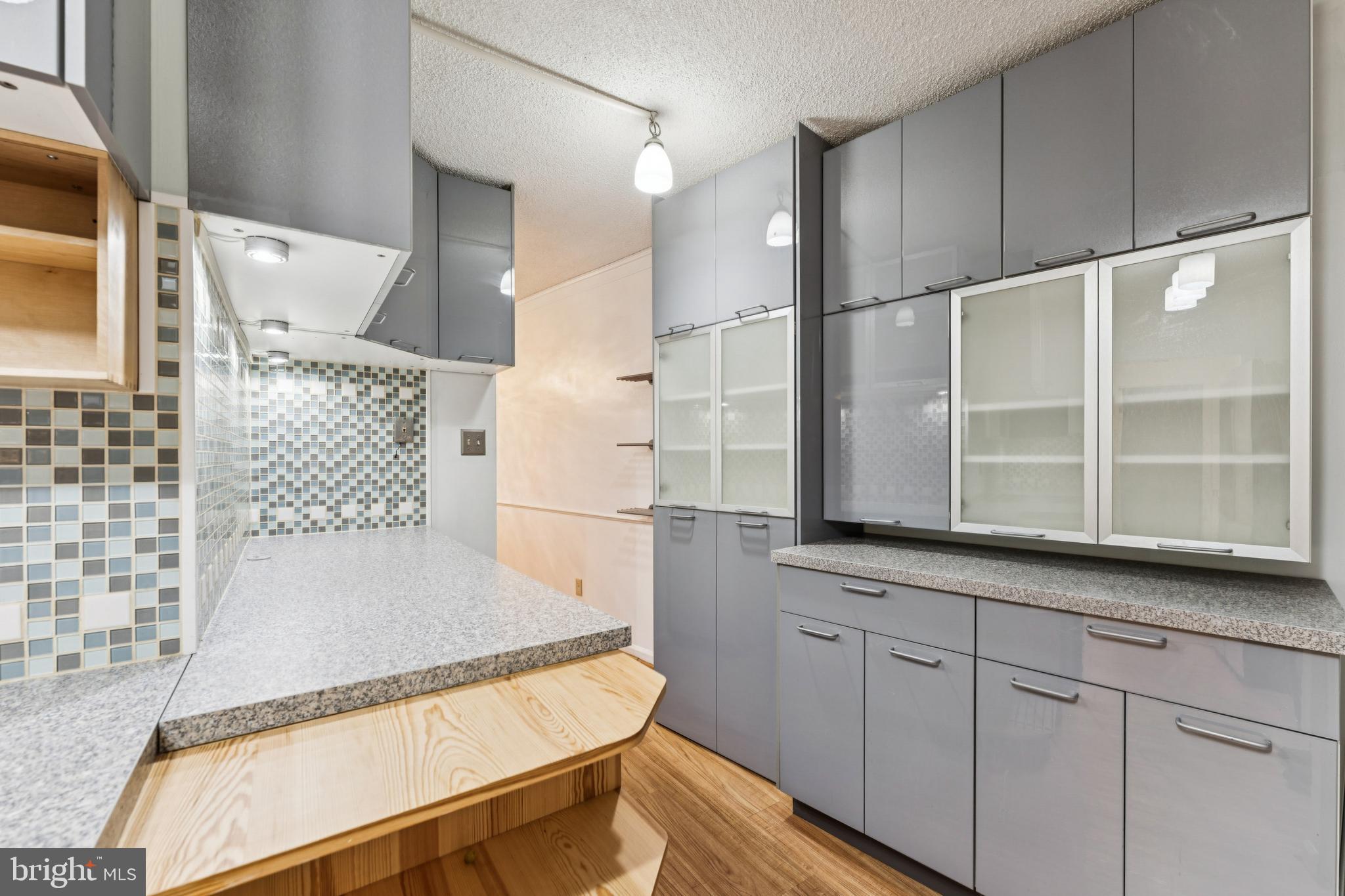 CARLYLE HOUSE - Residential Lease