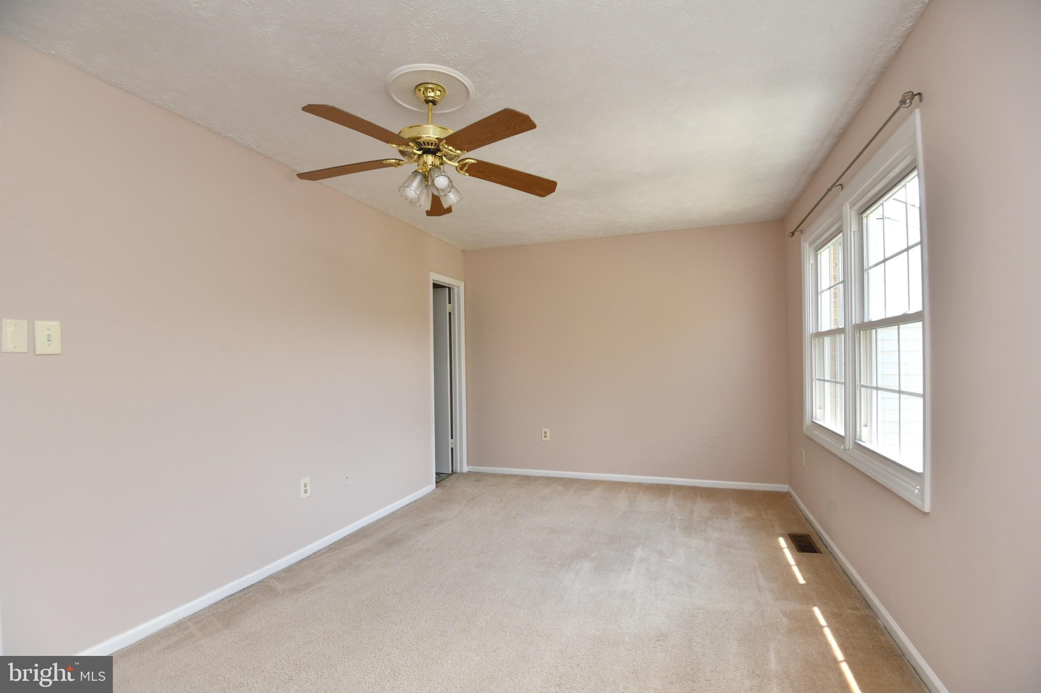 CRESTWOOD VILLAGE - Residential Lease