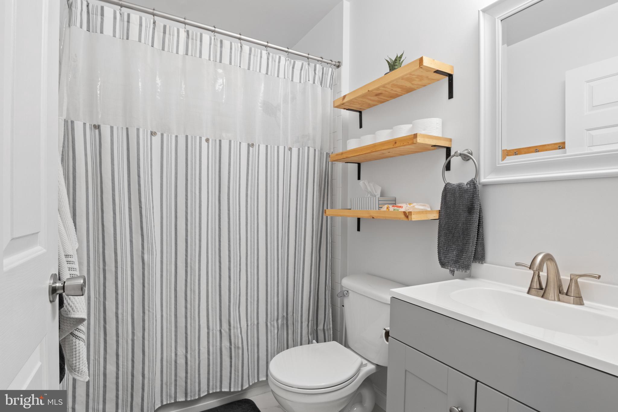 LAKEVIEW ESTATES - Residential