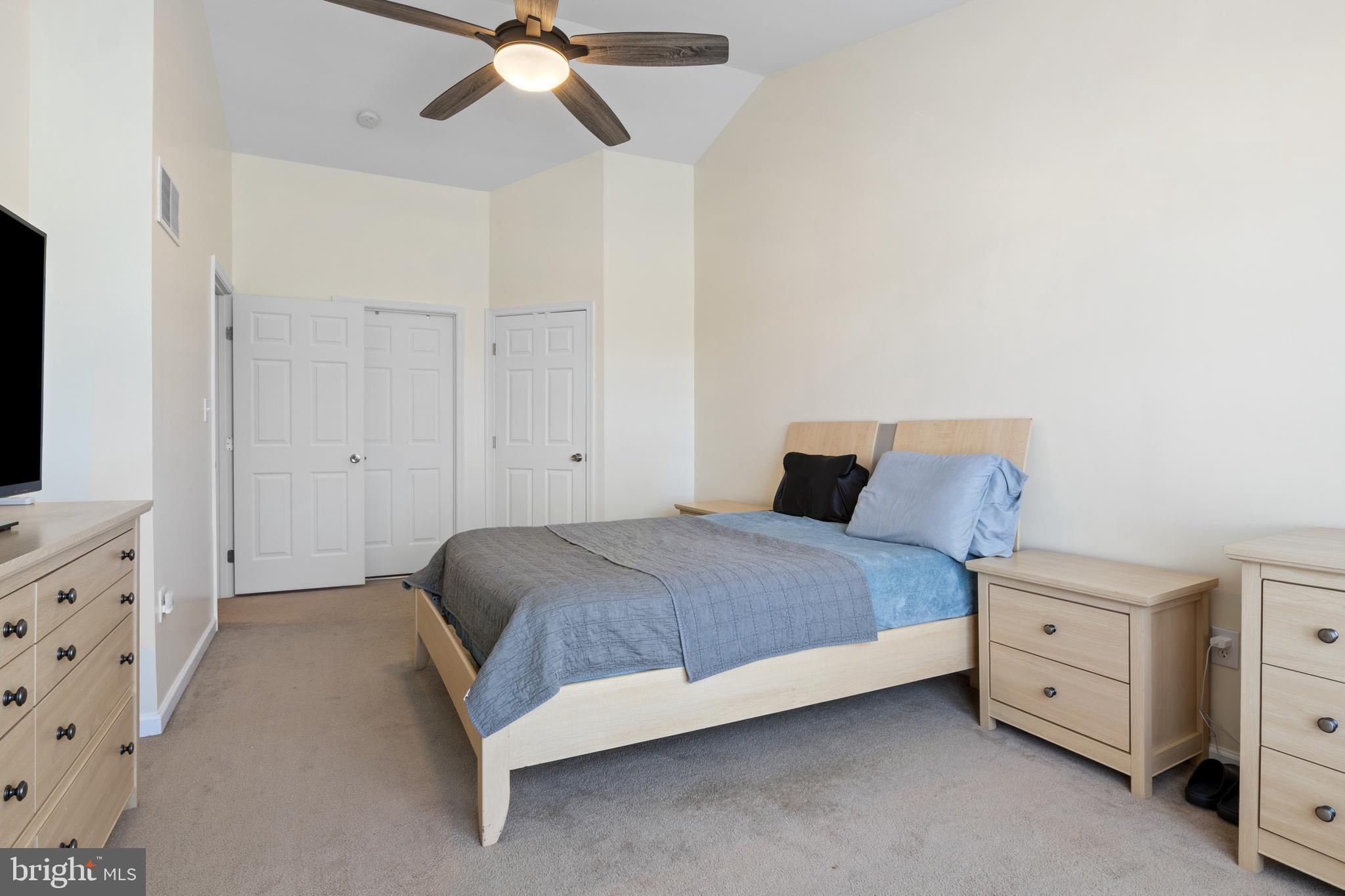 LAKEVIEW ESTATES - Residential