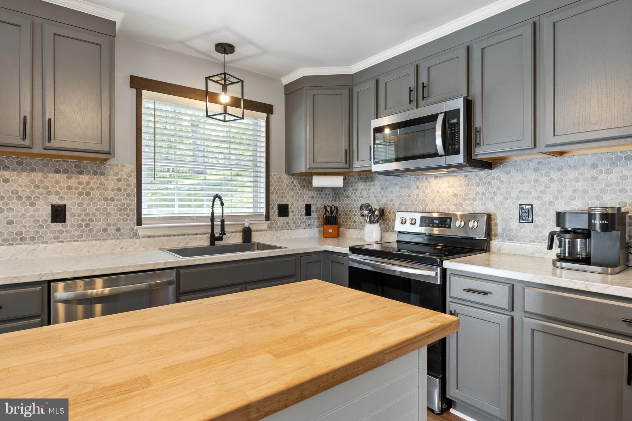 LAKEVIEW ESTATES - Residential