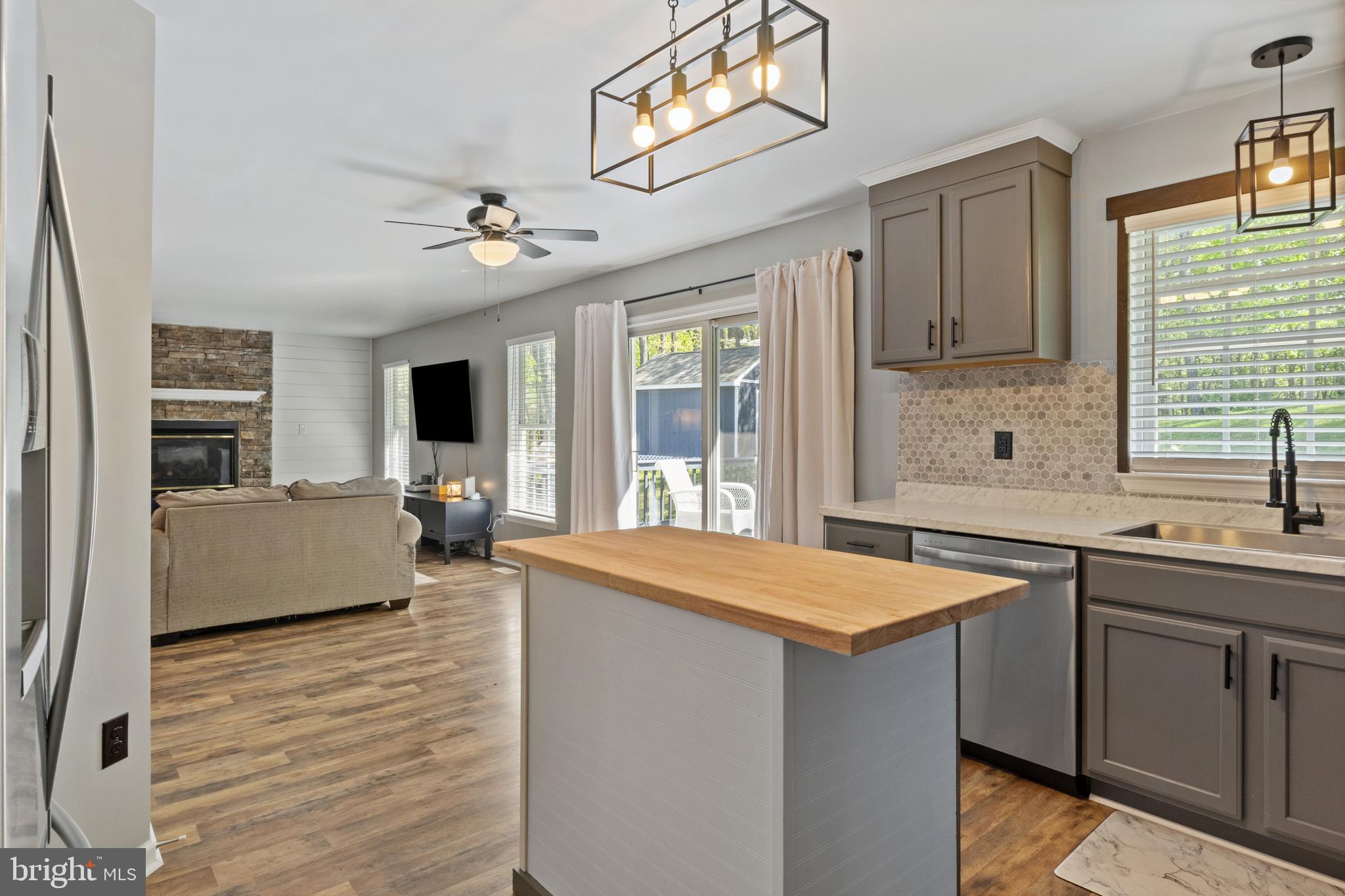 LAKEVIEW ESTATES - Residential