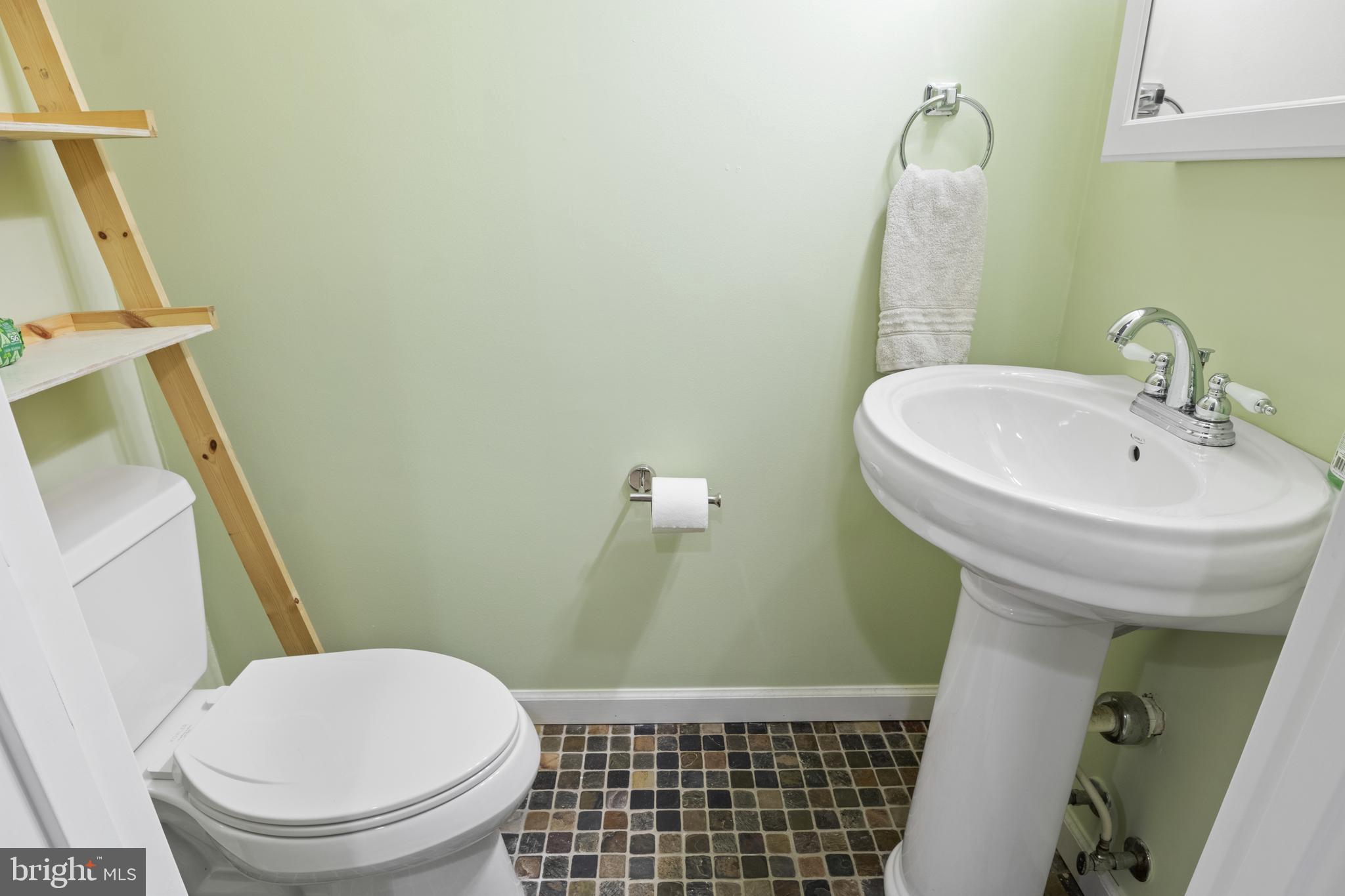 LAKEVIEW ESTATES - Residential