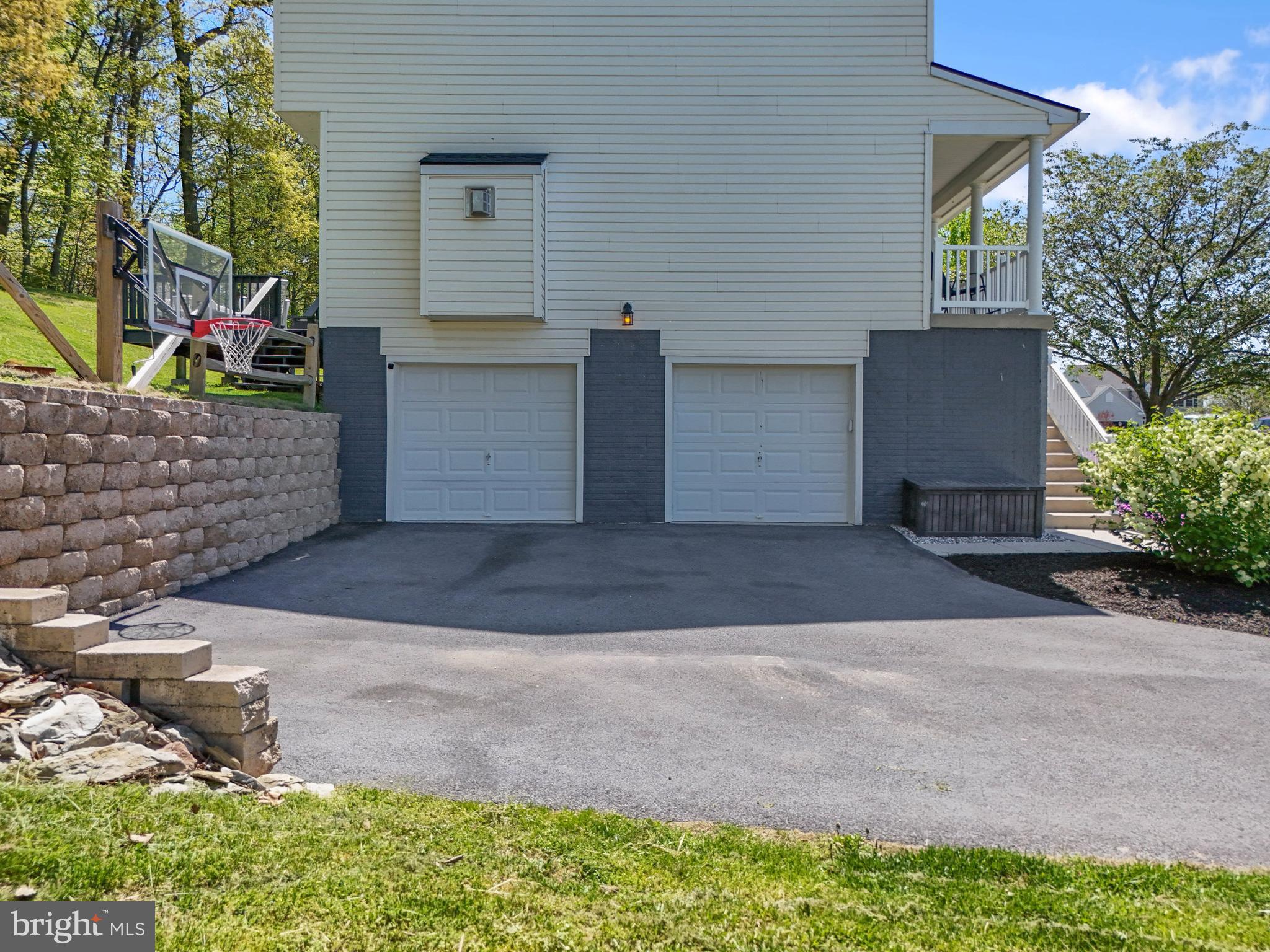 LAKEVIEW ESTATES - Residential