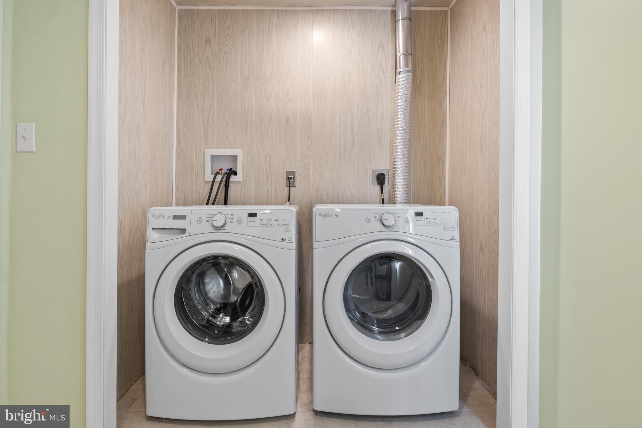 LAKEVIEW ESTATES - Residential