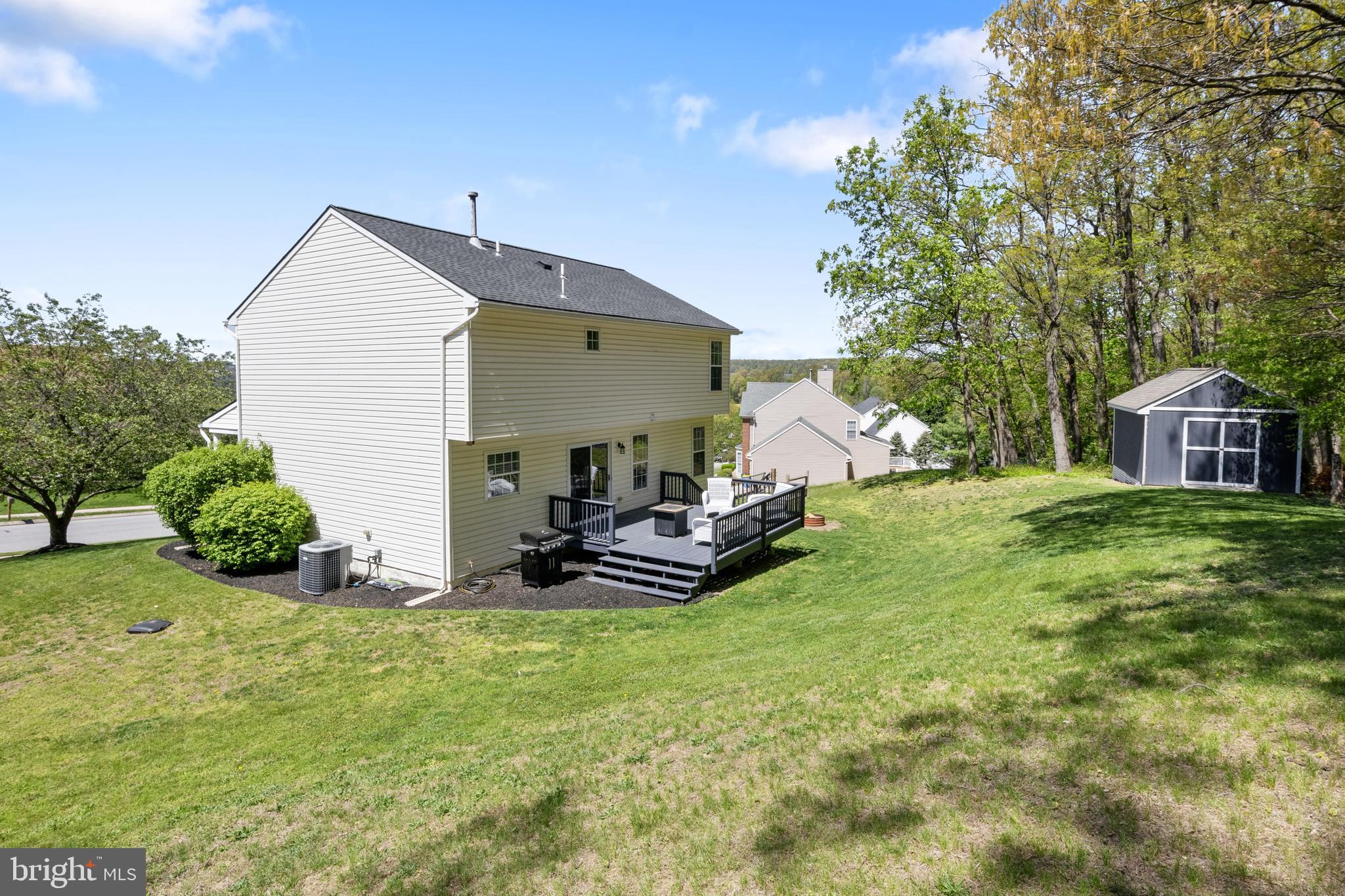 LAKEVIEW ESTATES - Residential