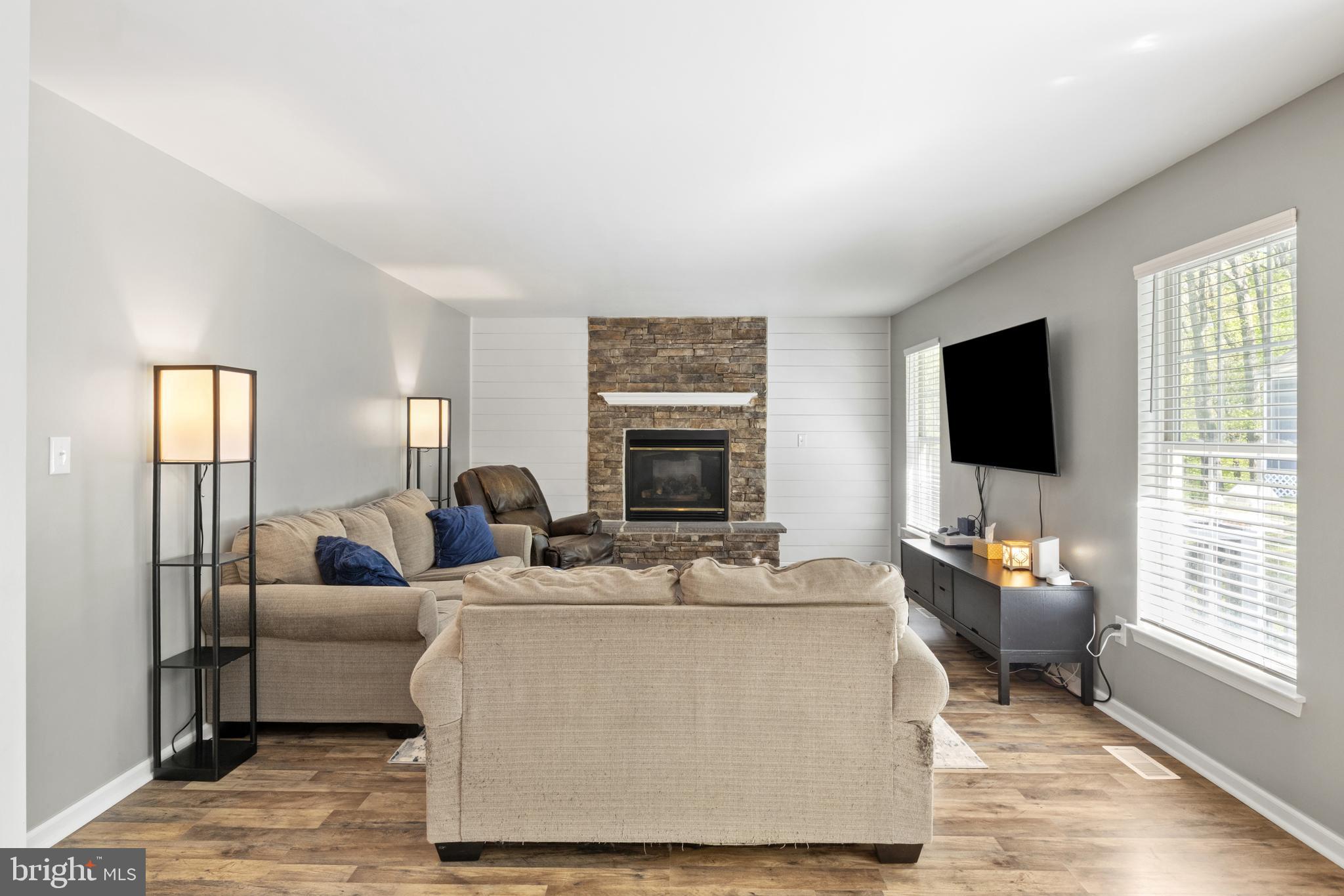 LAKEVIEW ESTATES - Residential