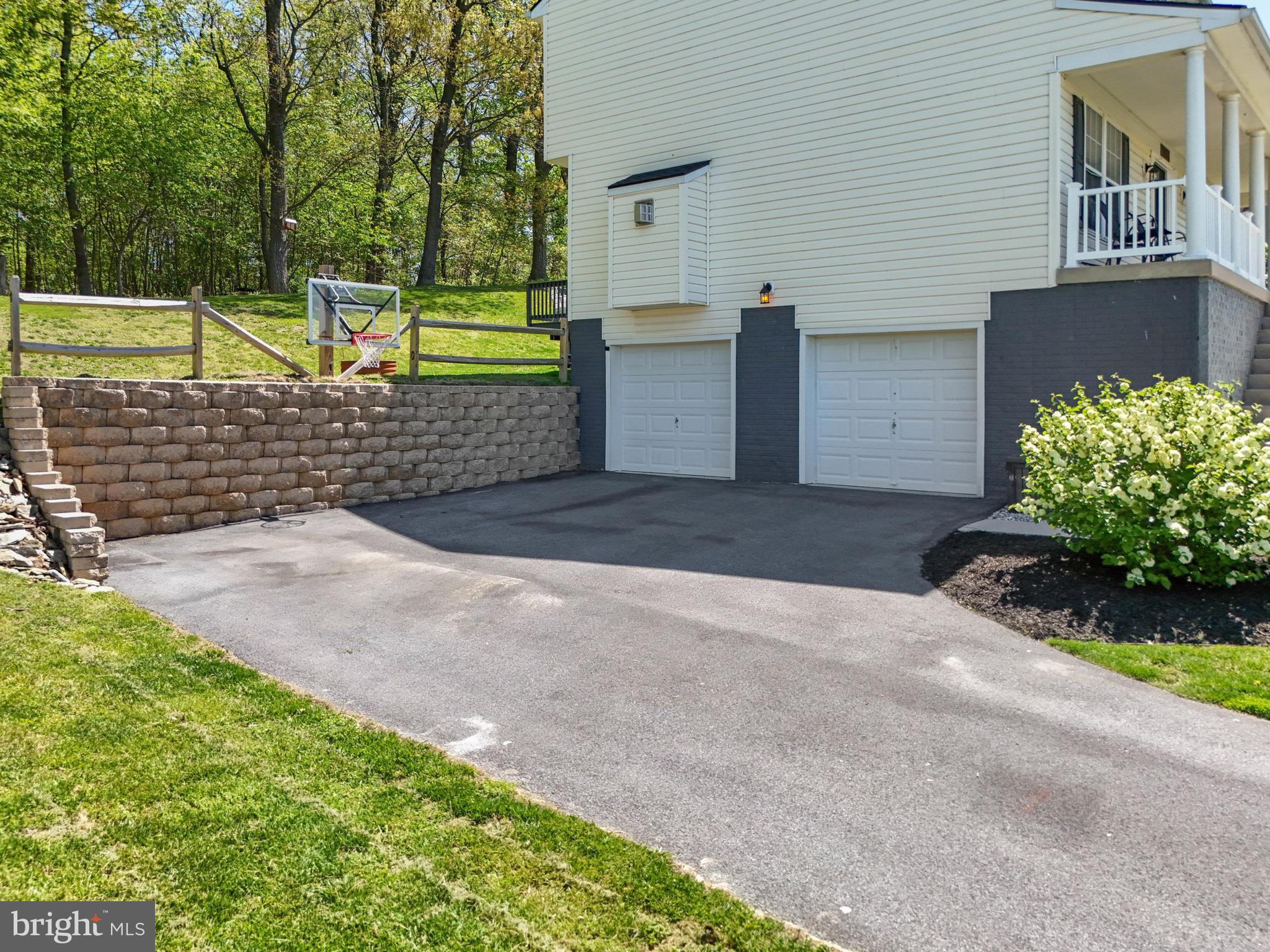 LAKEVIEW ESTATES - Residential