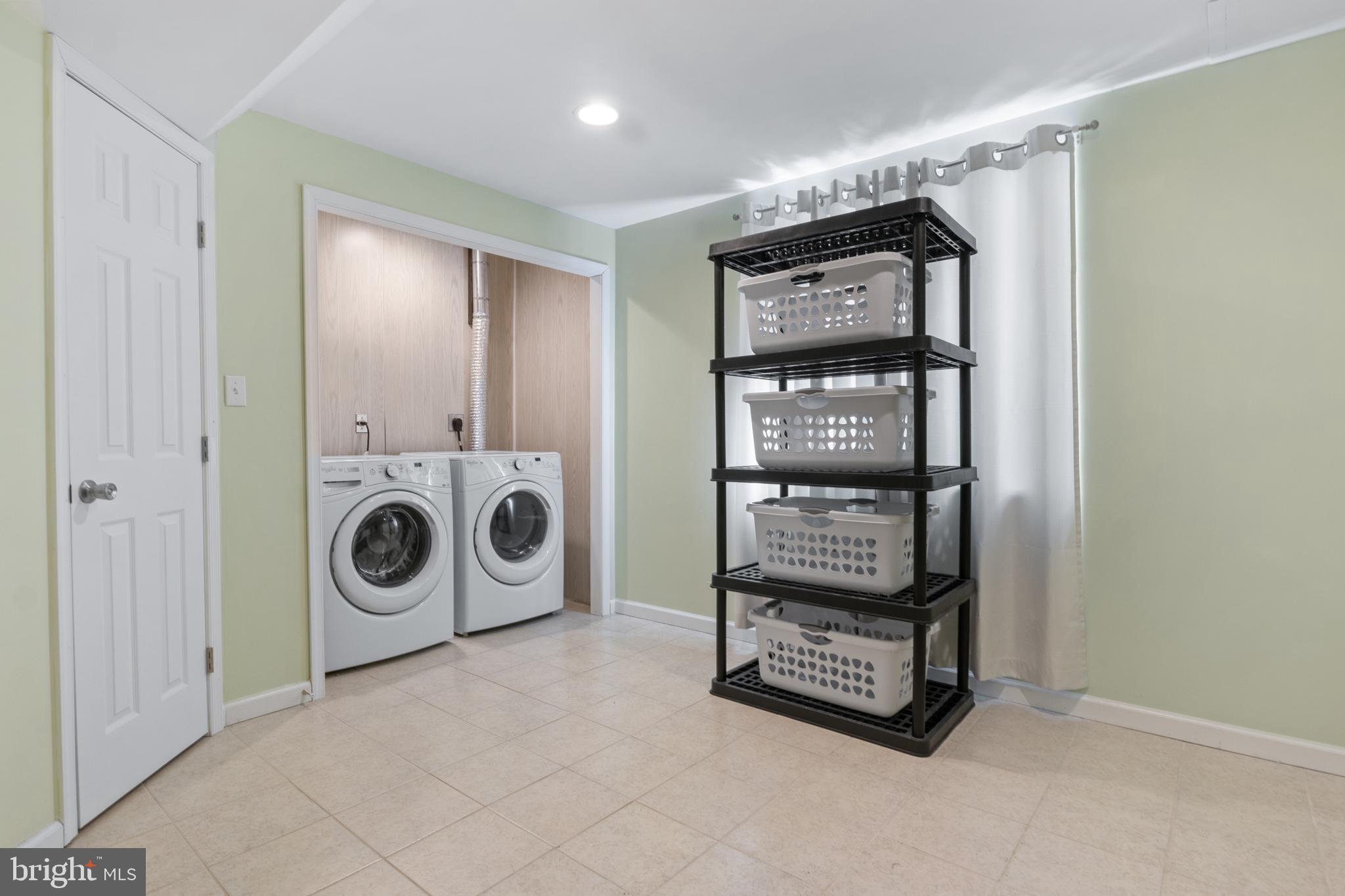 LAKEVIEW ESTATES - Residential