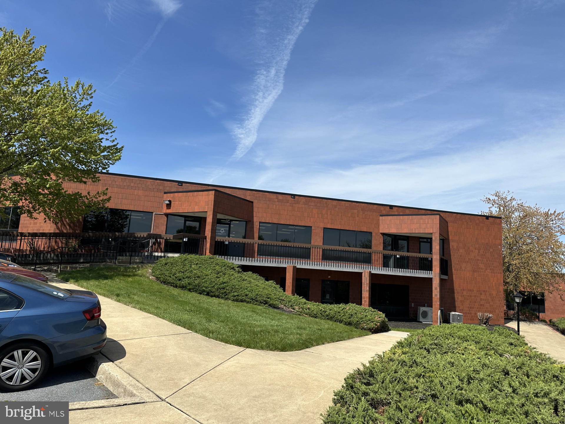 Rare Small Office opportunity within the Greenfield Corporate Center. 500 SF of professional office space, including 1 private office and 1 restroom. Perfect for the start up professional or the one who just wants to move out of their house.