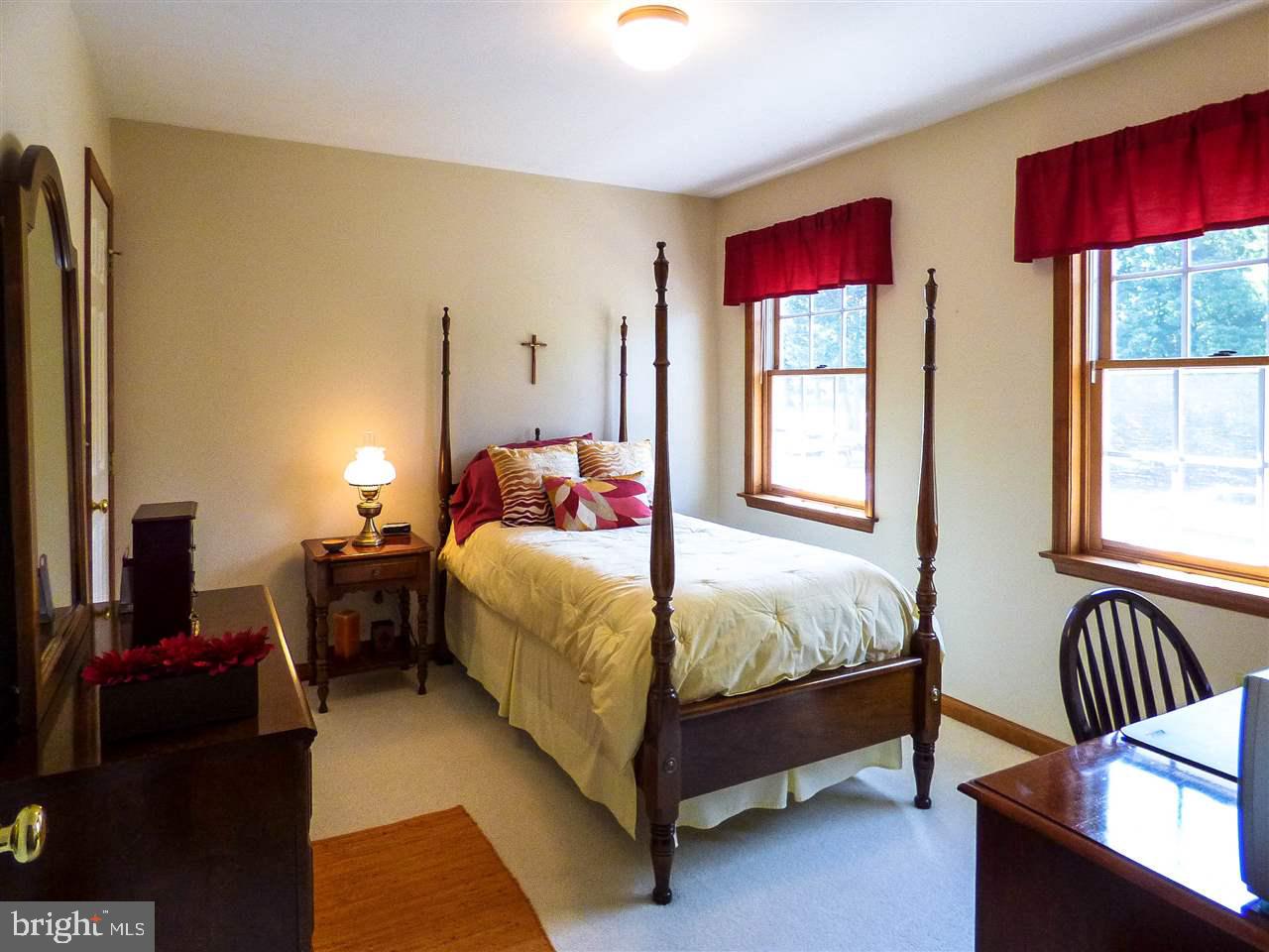 NORTHVIEW ACRES - Residential