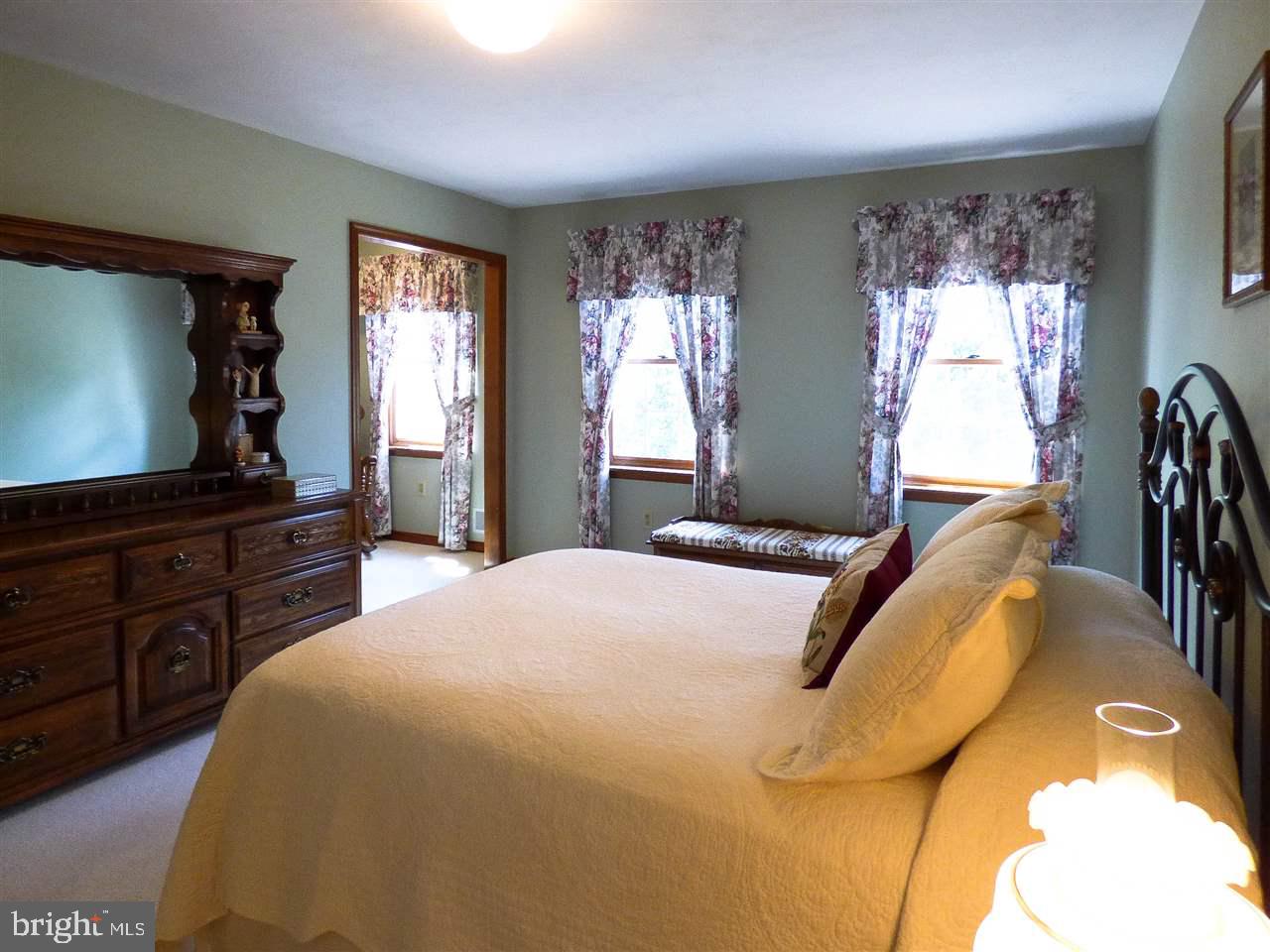 NORTHVIEW ACRES - Residential