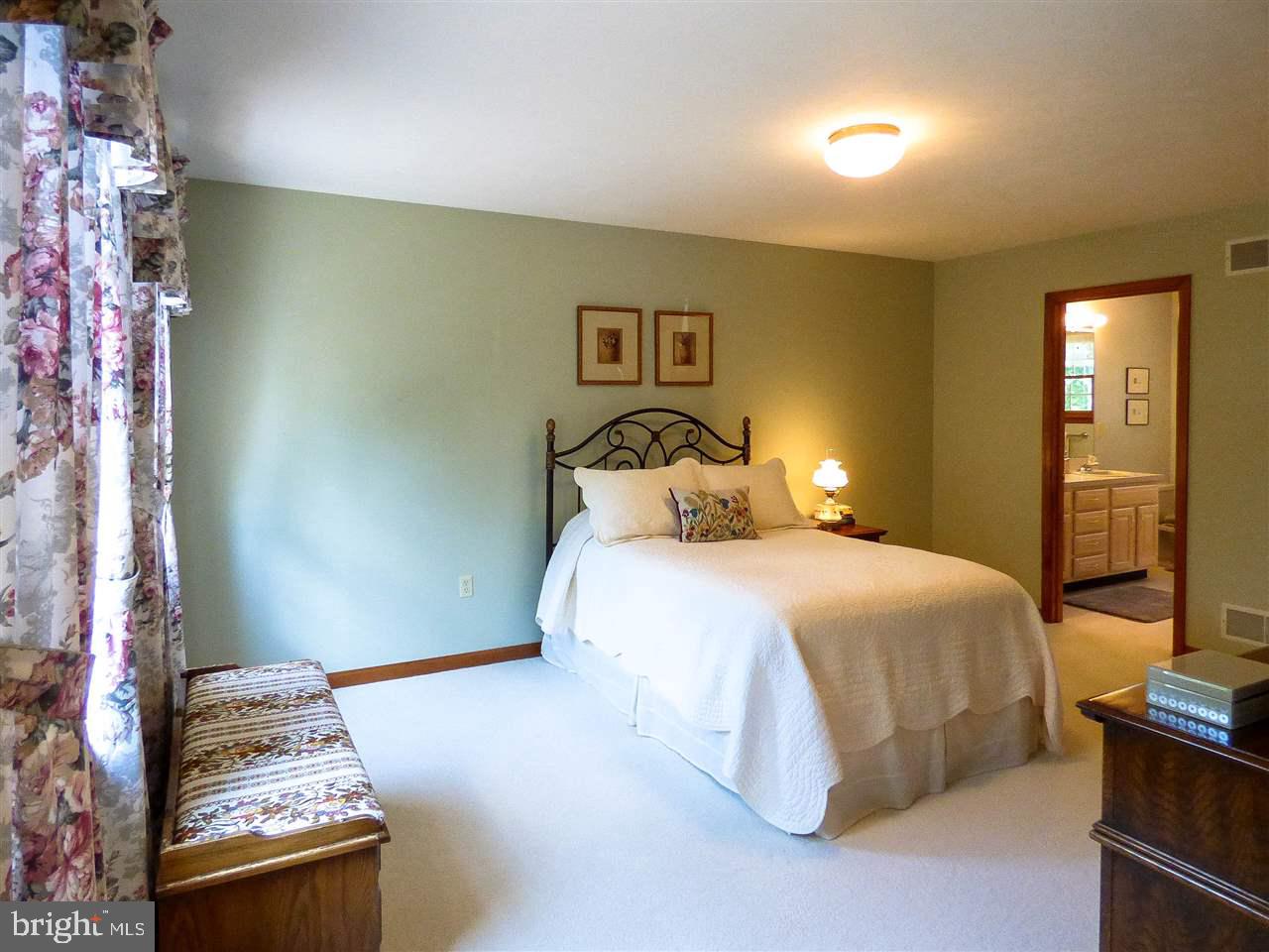 NORTHVIEW ACRES - Residential
