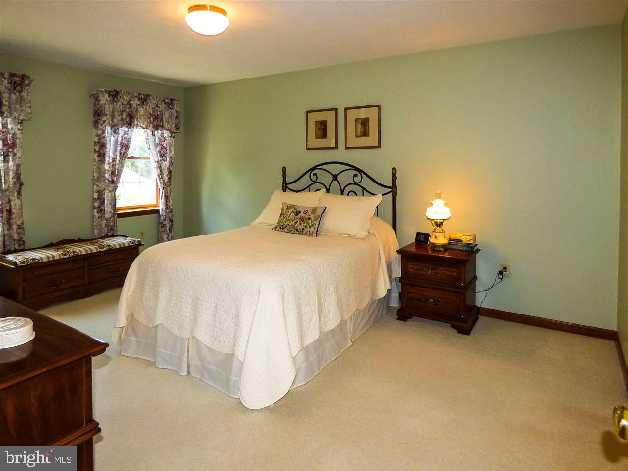 NORTHVIEW ACRES - Residential