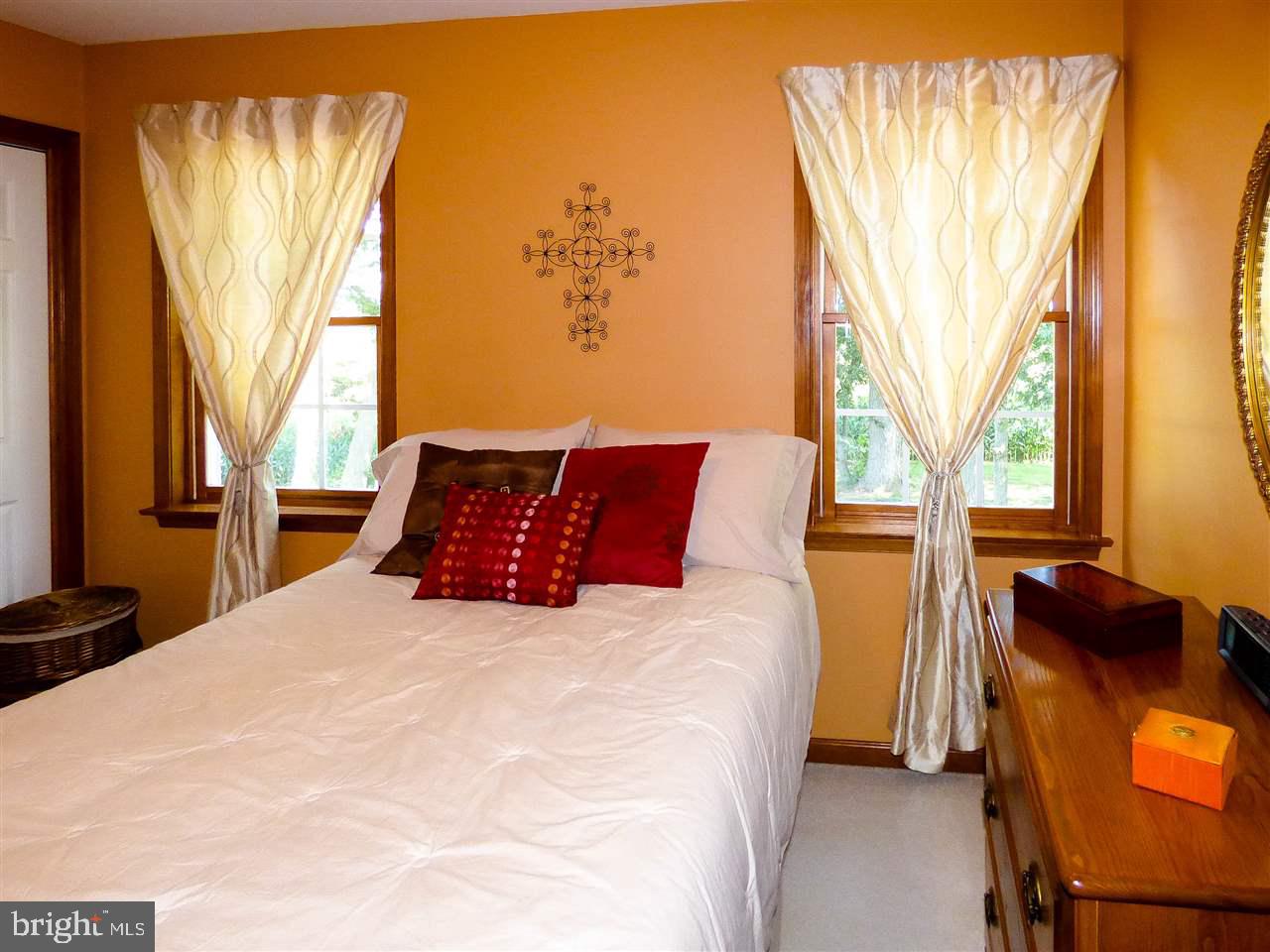 NORTHVIEW ACRES - Residential