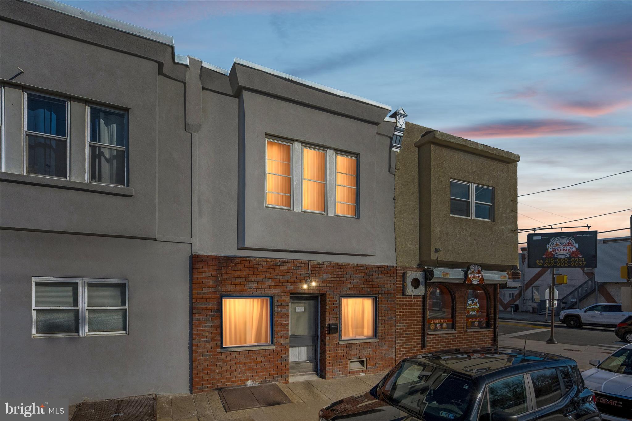 PORT RICHMOND - Commercial Sale