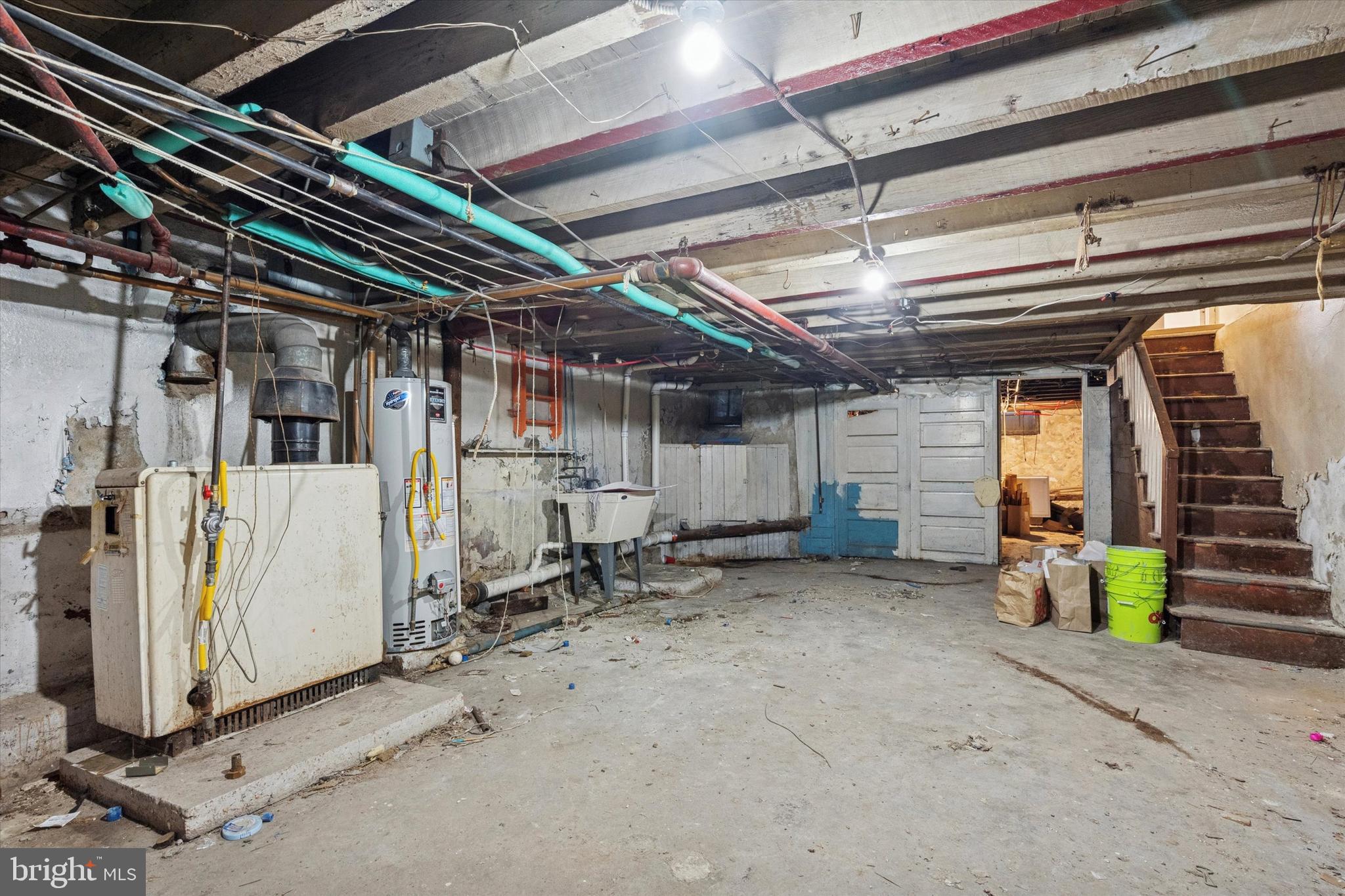 PORT RICHMOND - Commercial Sale