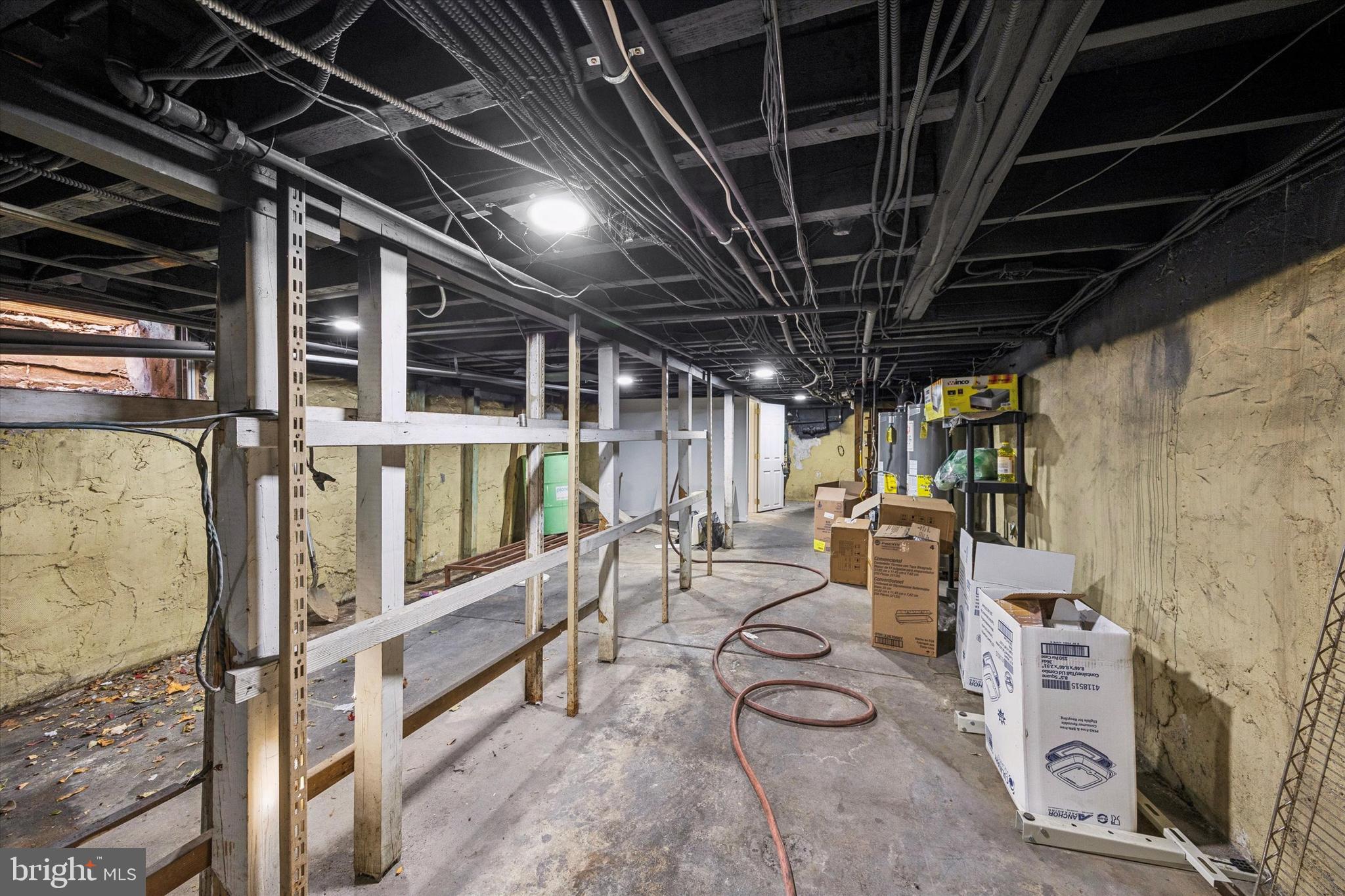 PORT RICHMOND - Commercial Sale