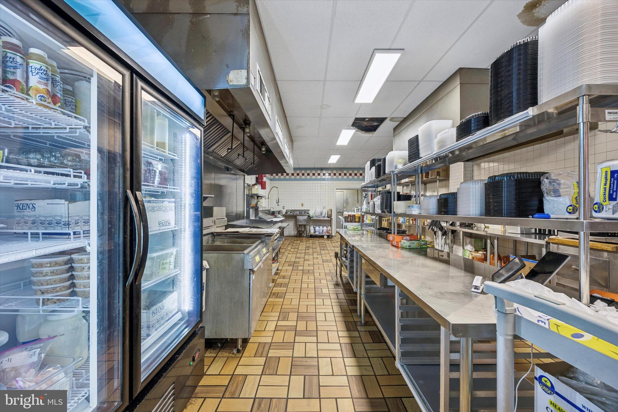 PORT RICHMOND - Commercial Sale