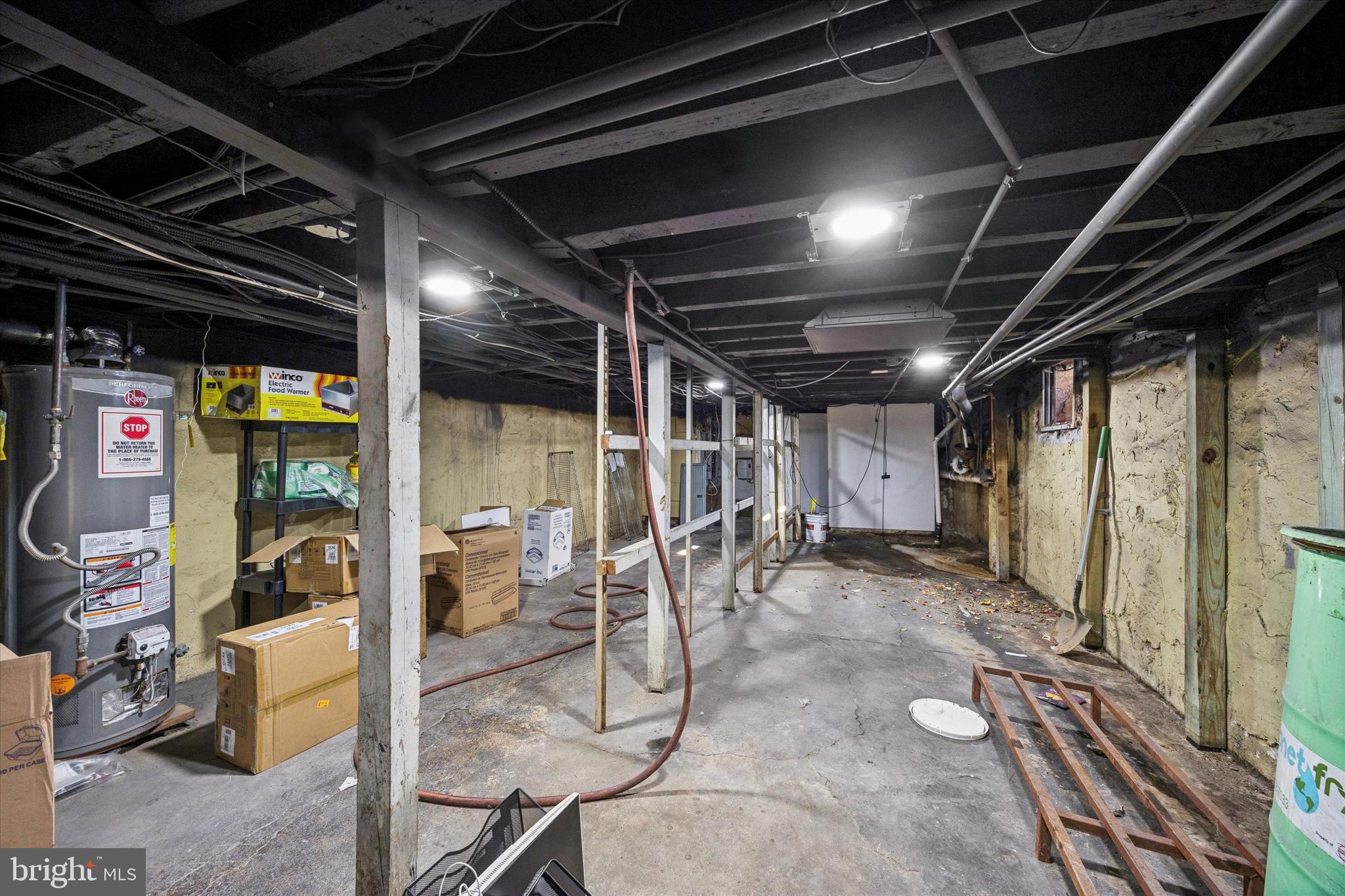 PORT RICHMOND - Commercial Sale