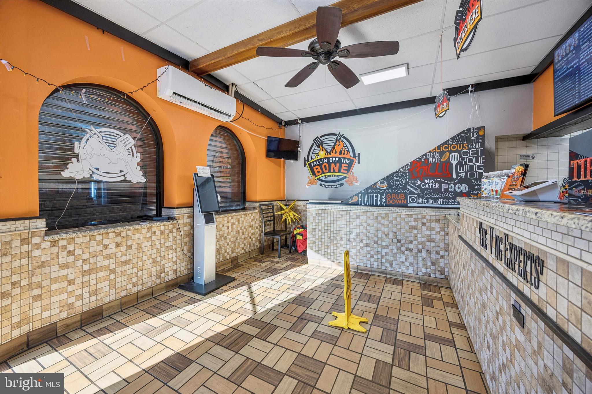 PORT RICHMOND - Commercial Sale