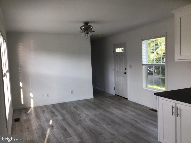 BREEZY ACRES - Residential