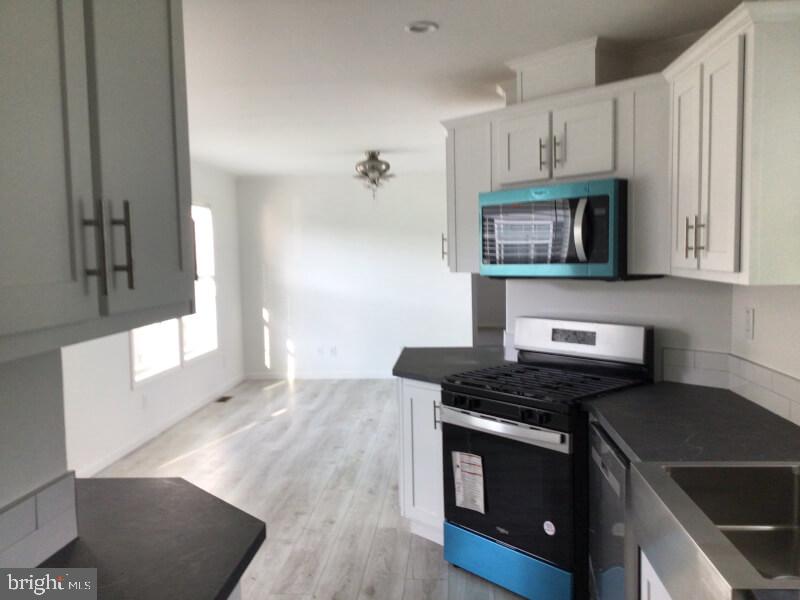 BREEZY ACRES - Residential