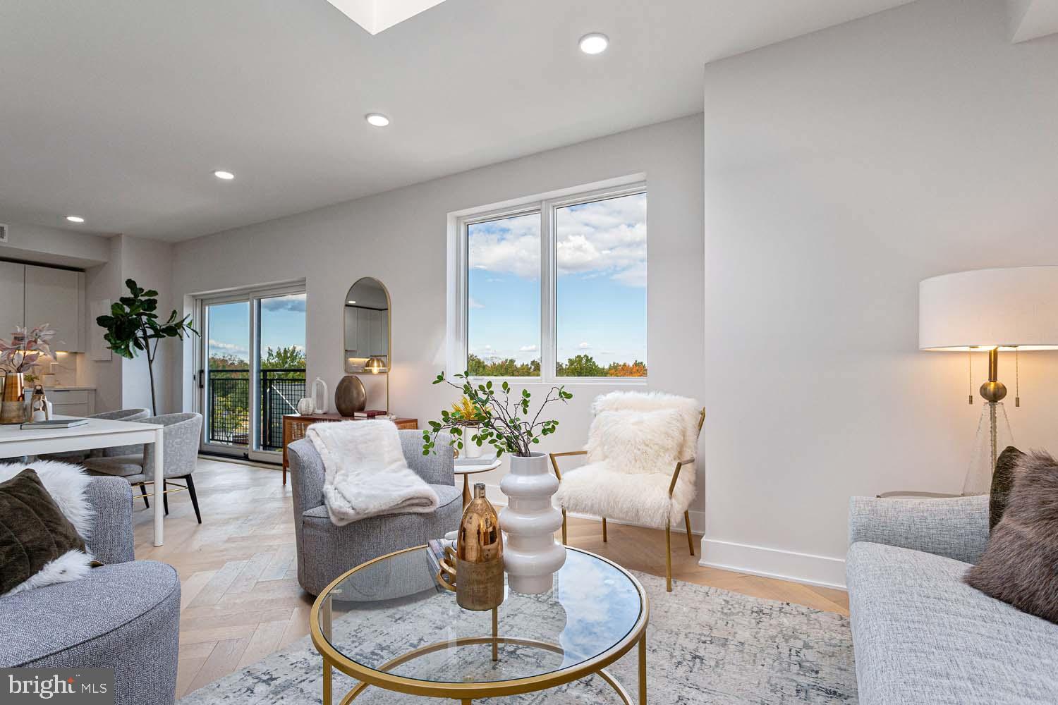 1516 EAST CAPITOL STREET NE T