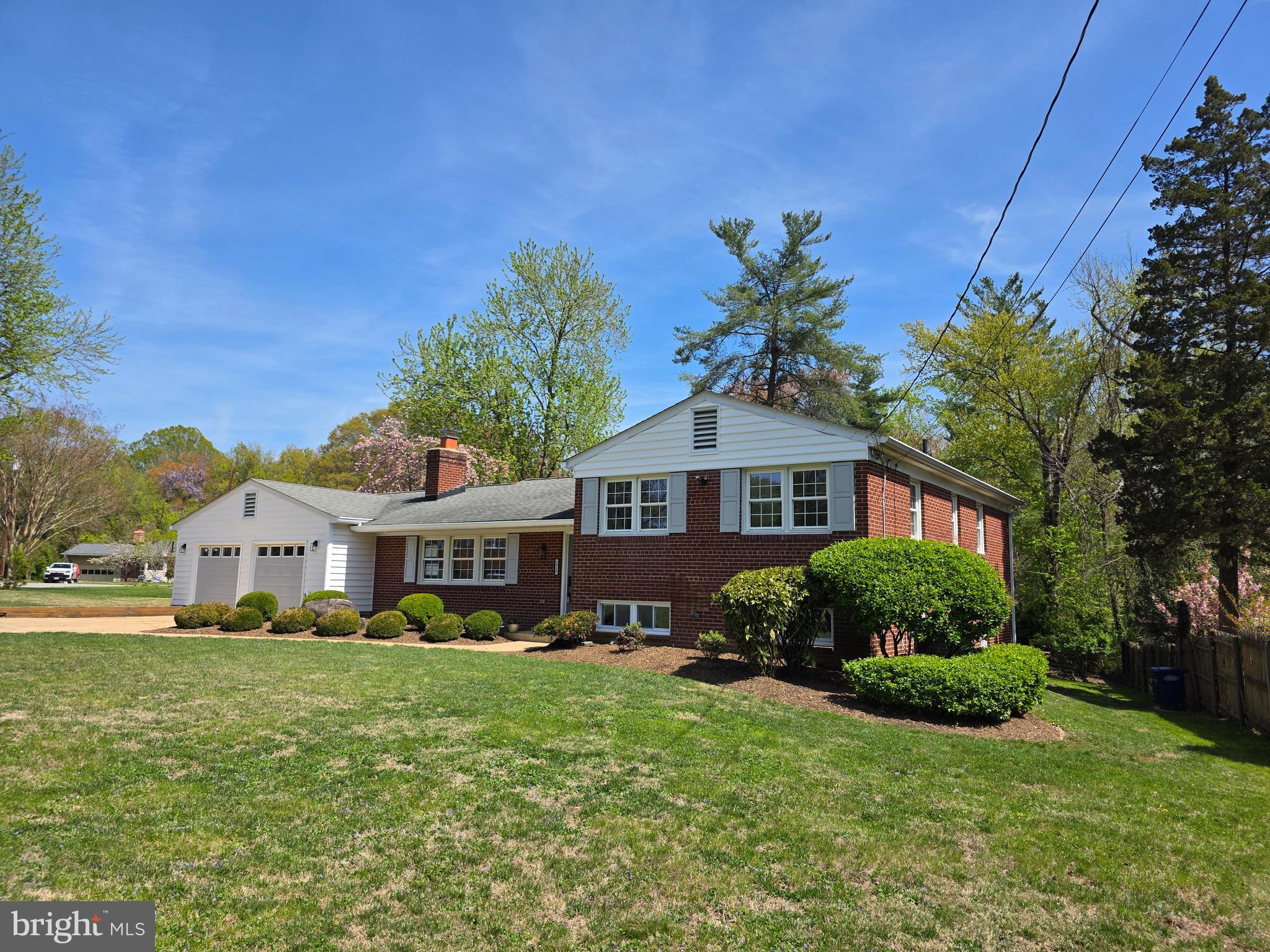 1915 SHANNON COURT