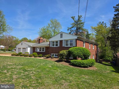 1915 SHANNON COURT ALEXANDRIA VA 22306