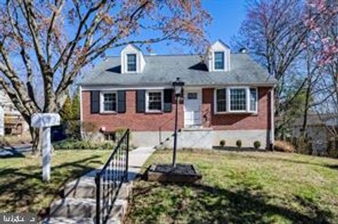 Photo of 11117 MITSCHER ST, KENSINGTON, MD 20895 (MLS # MDMC2075076)