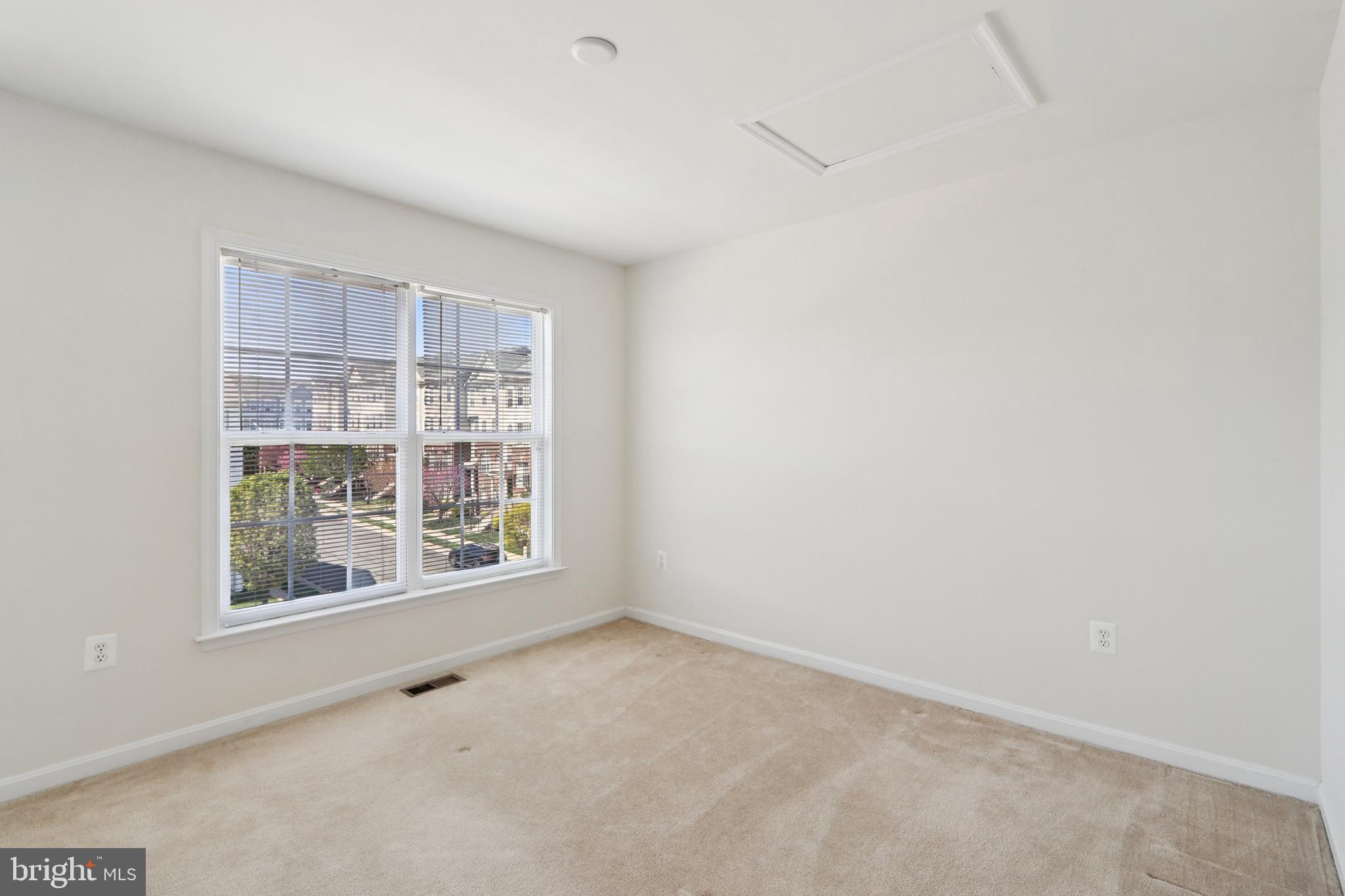 POWELLS RUN VILLAGE COND - Residential