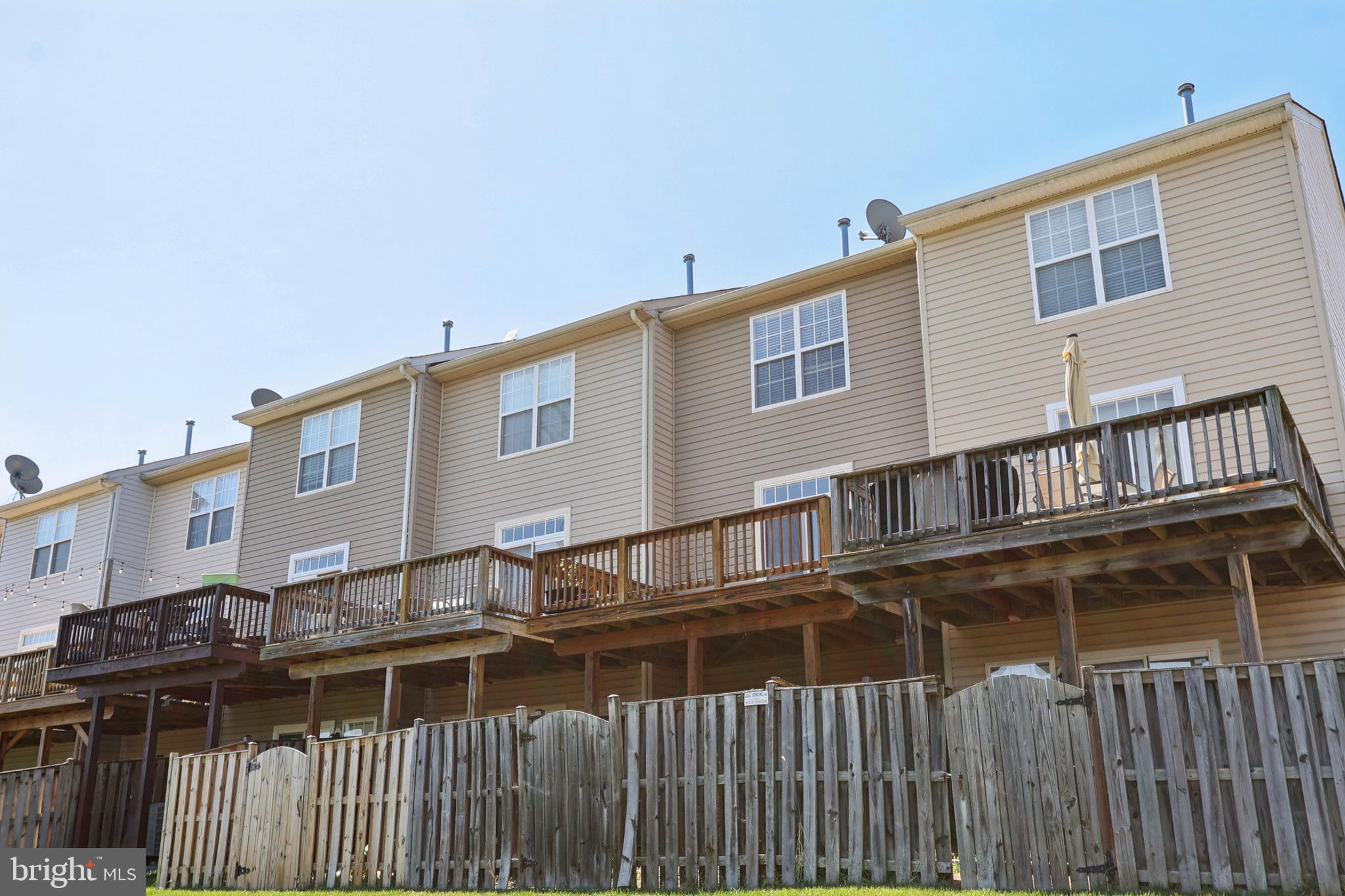 POWELLS RUN VILLAGE COND - Residential