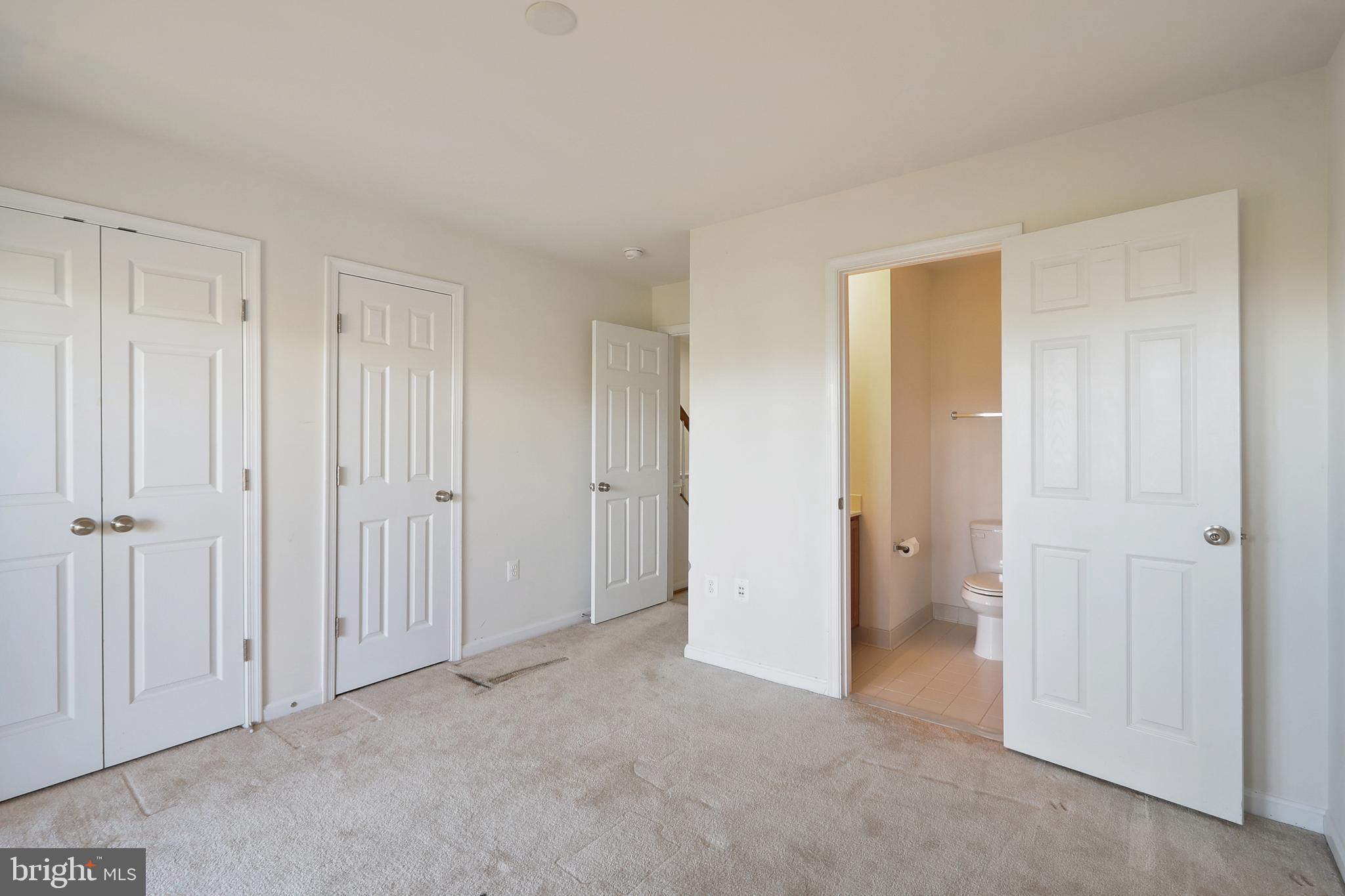 POWELLS RUN VILLAGE COND - Residential