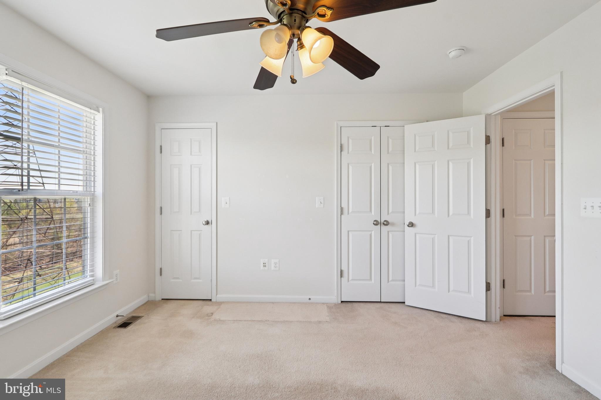 POWELLS RUN VILLAGE COND - Residential