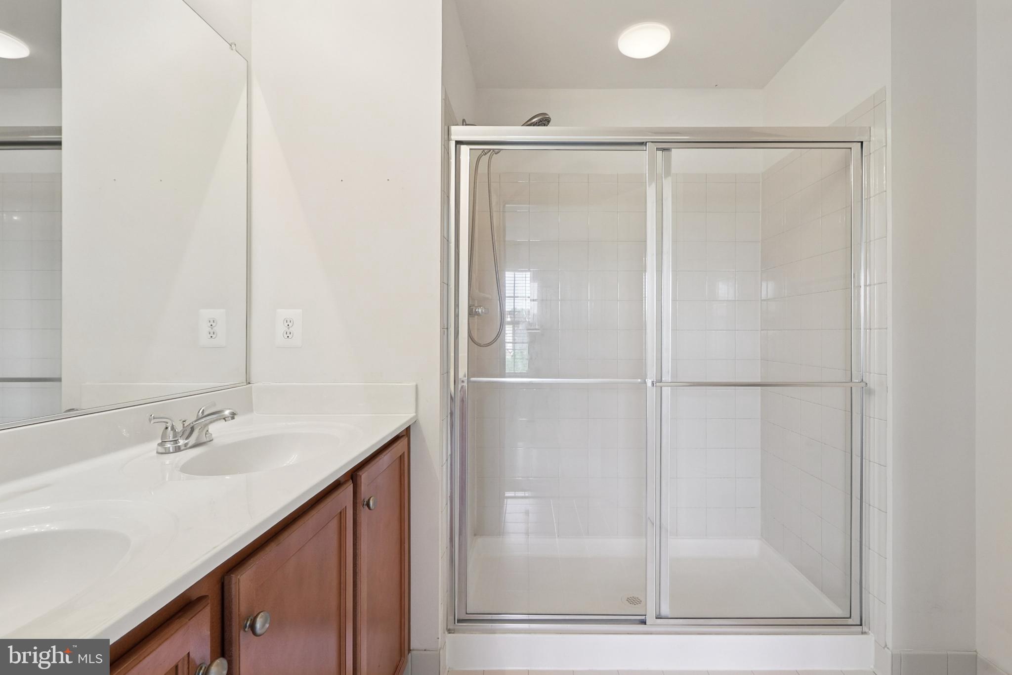 POWELLS RUN VILLAGE COND - Residential