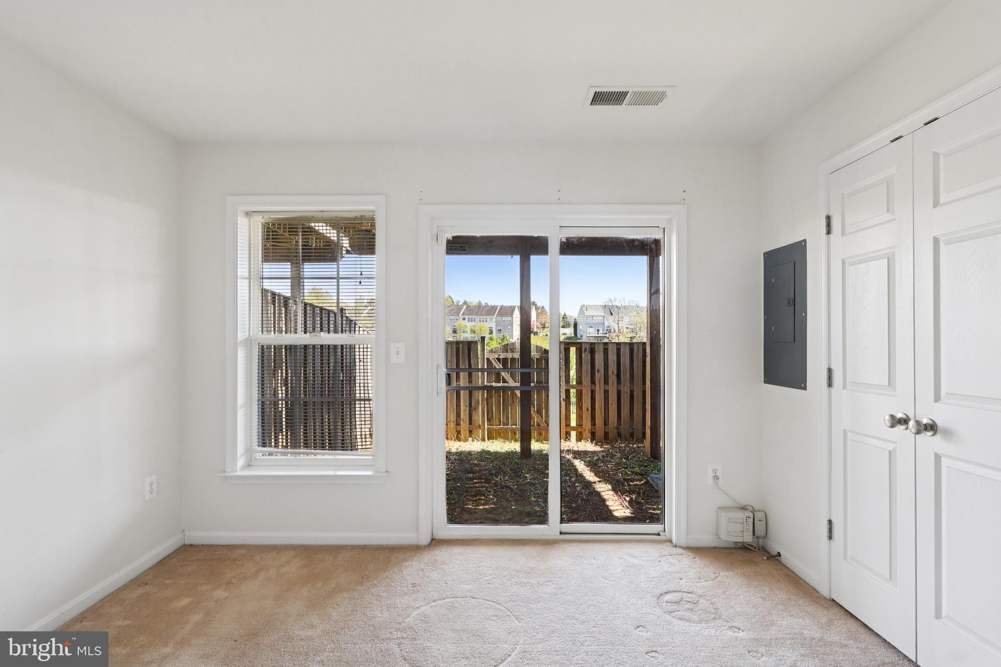 POWELLS RUN VILLAGE COND - Residential