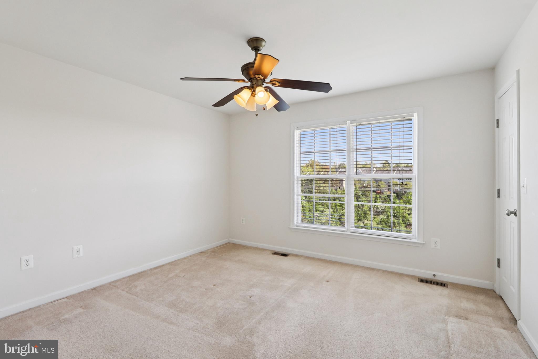 POWELLS RUN VILLAGE COND - Residential