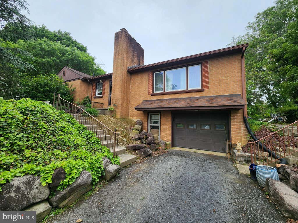 Photo of 156 Hostetter Lane, LANCASTER, PA 17602 (MLS # PALA2089134)