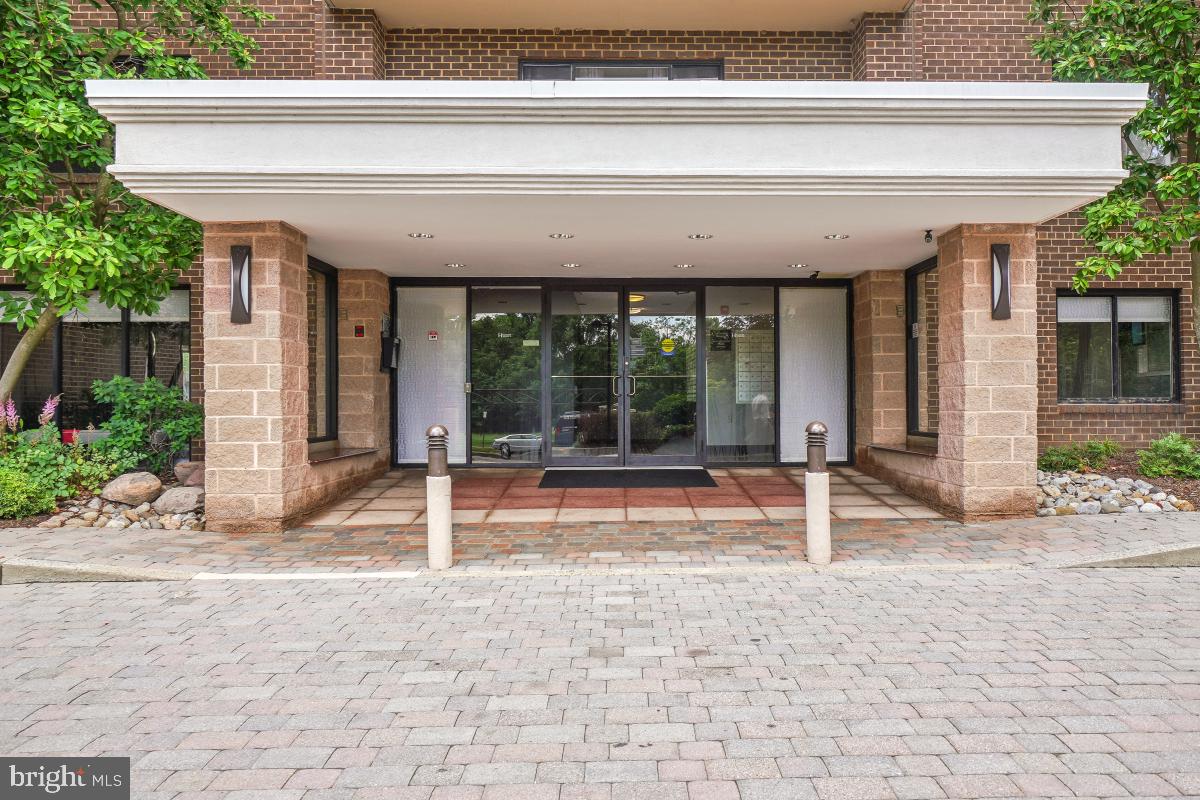 200 N PICKETT STREET 509