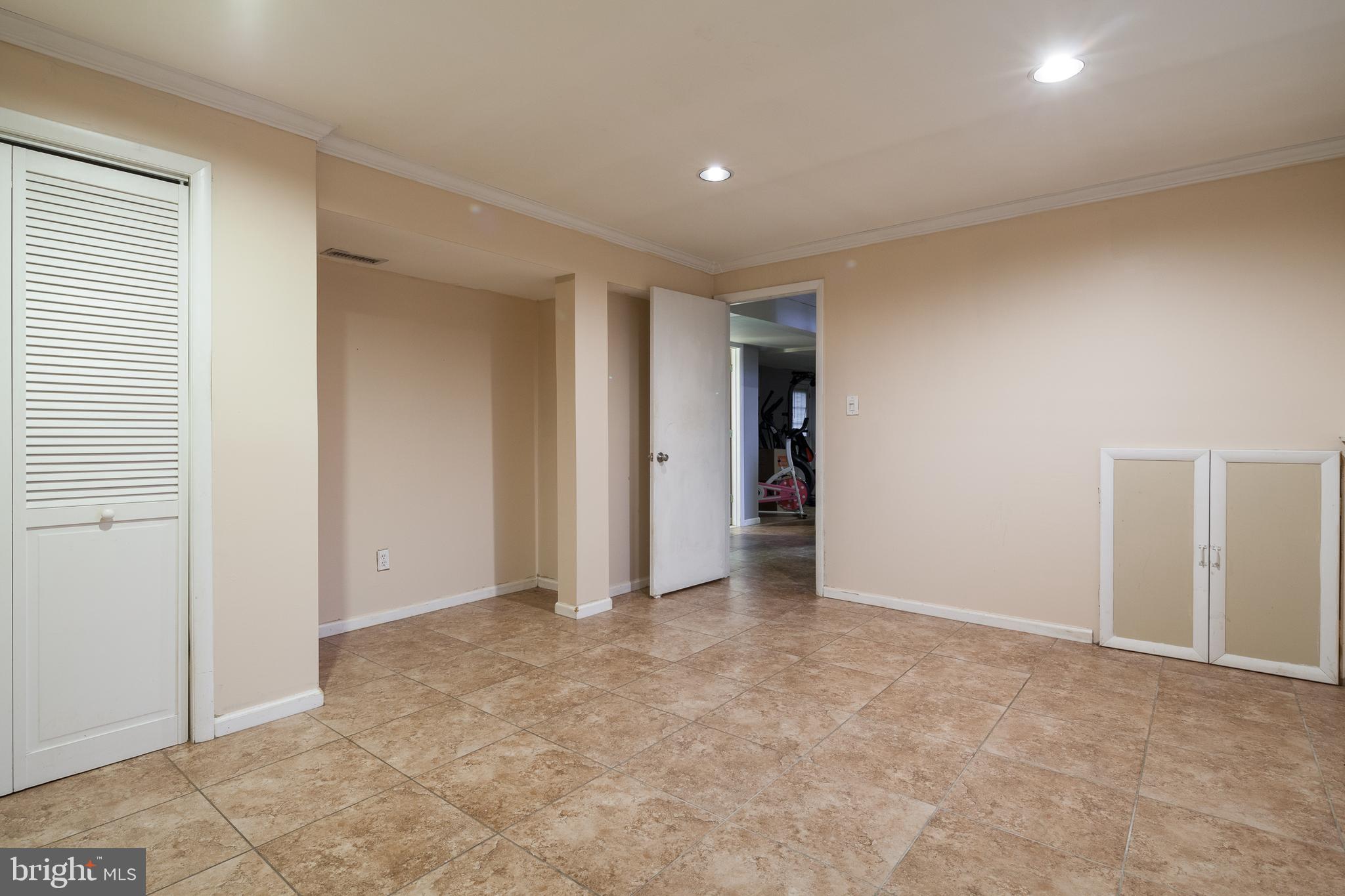 WINDSOR MILL - Residential