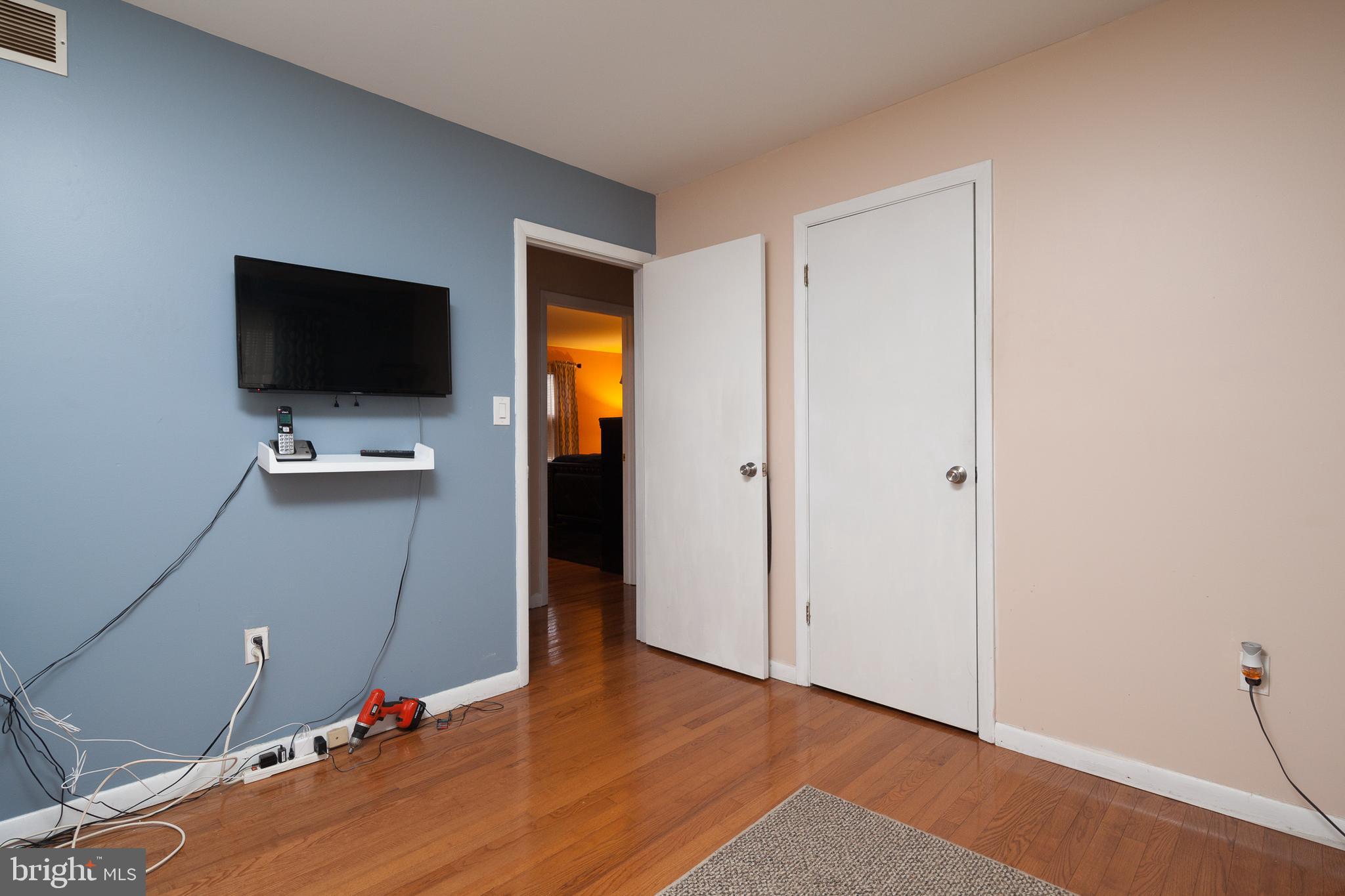 WINDSOR MILL - Residential