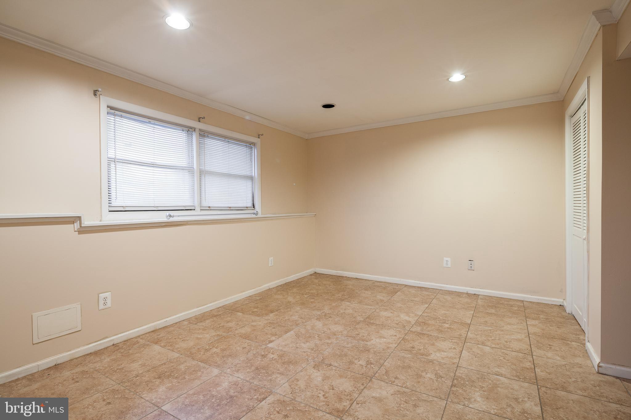 WINDSOR MILL - Residential