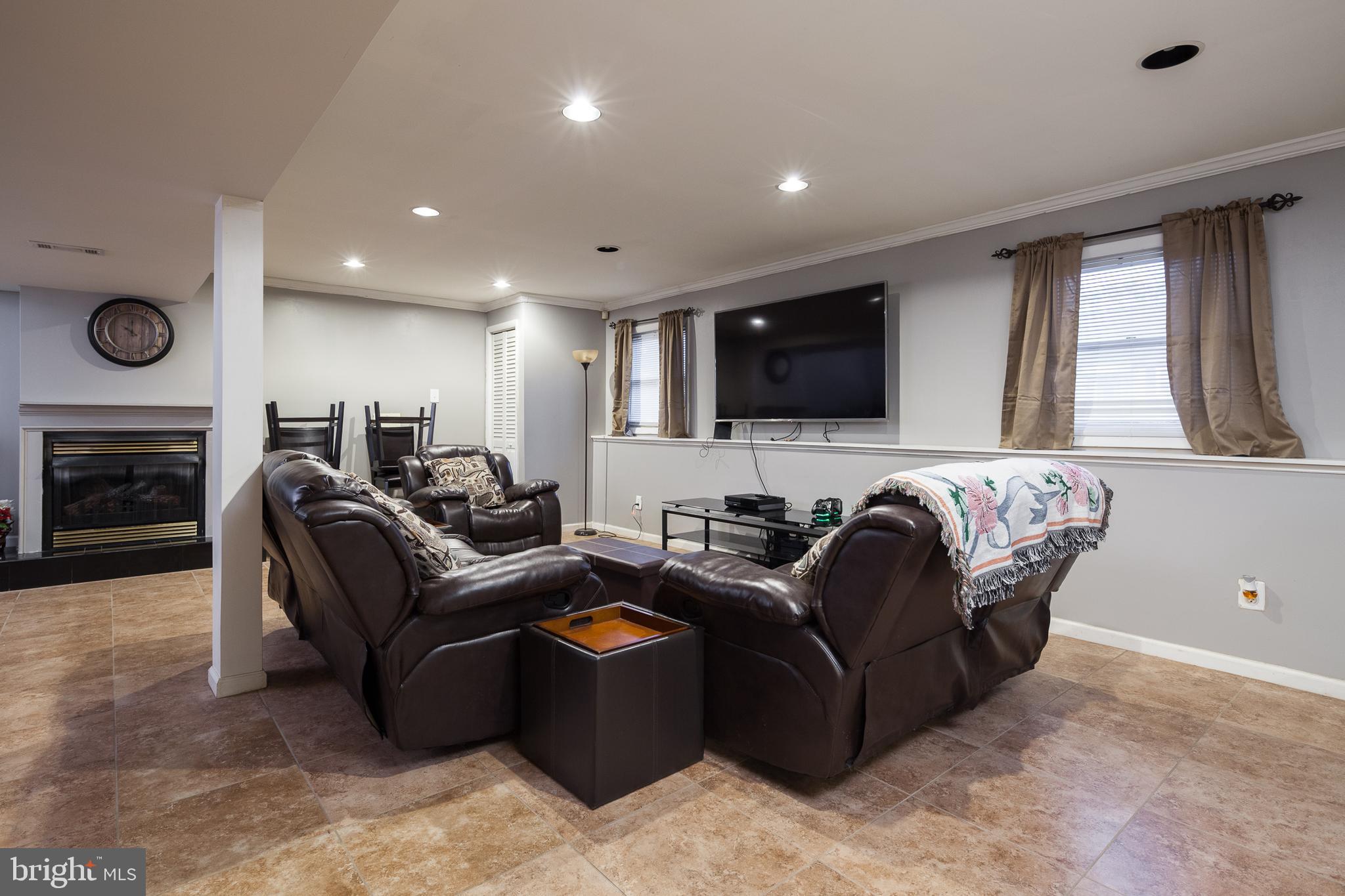 WINDSOR MILL - Residential