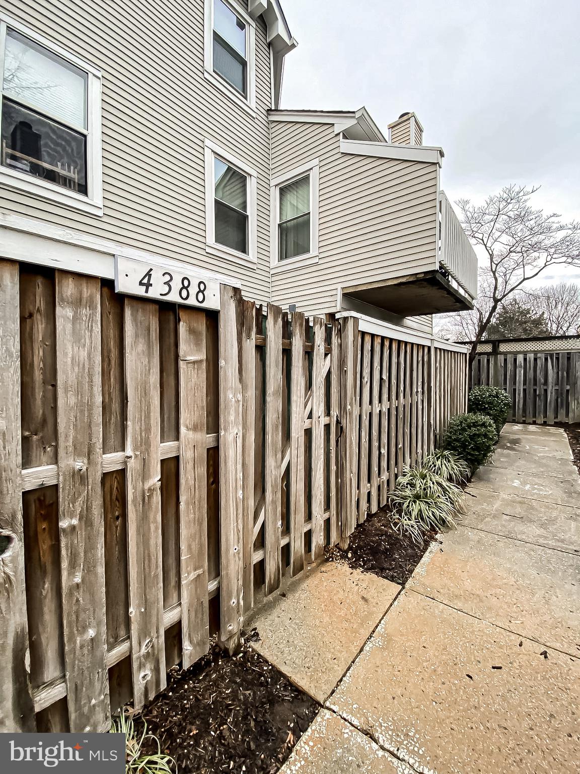 PEMBROOK VILLAGE - Residential Lease