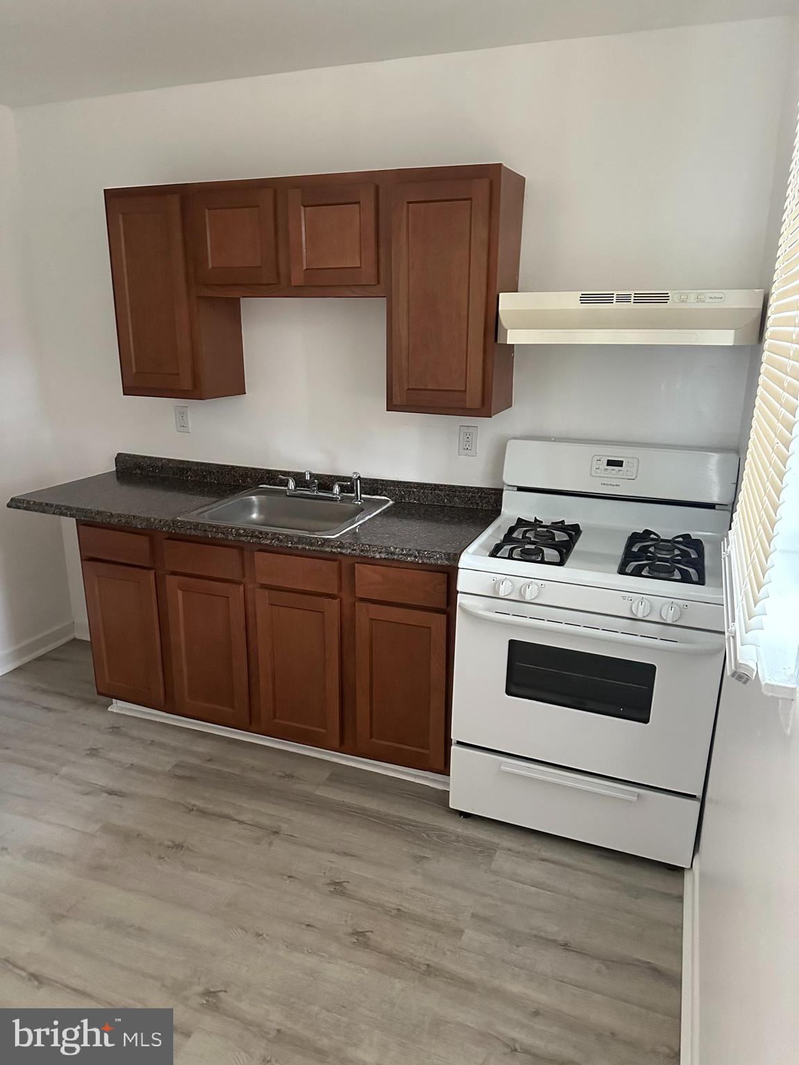 BROADWAY EAST - Residential